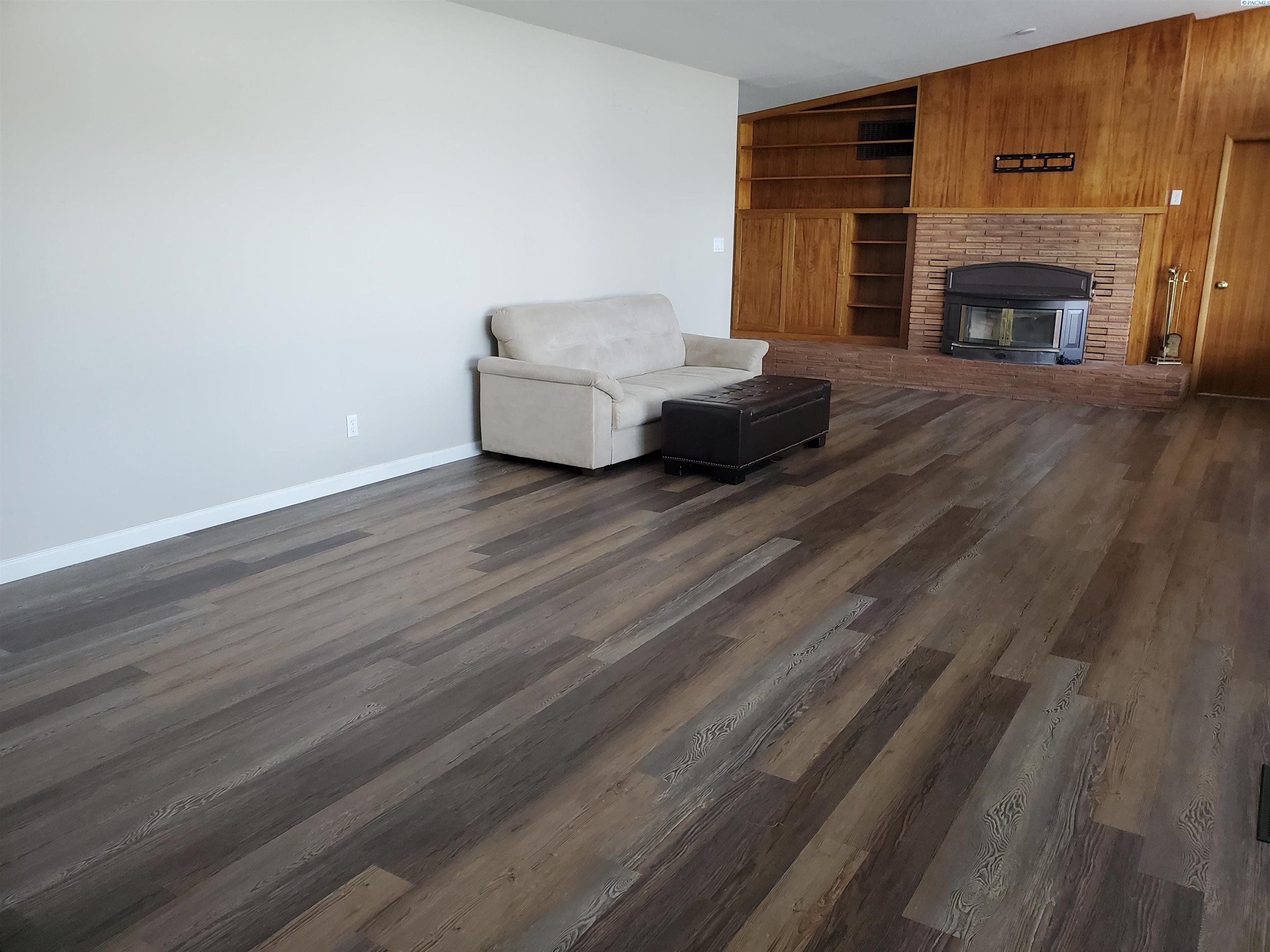 Homes for sale in Kennewick, WA | 6802 W Willamette Ave, Kennewick, WA 99336 | MLS# 287863