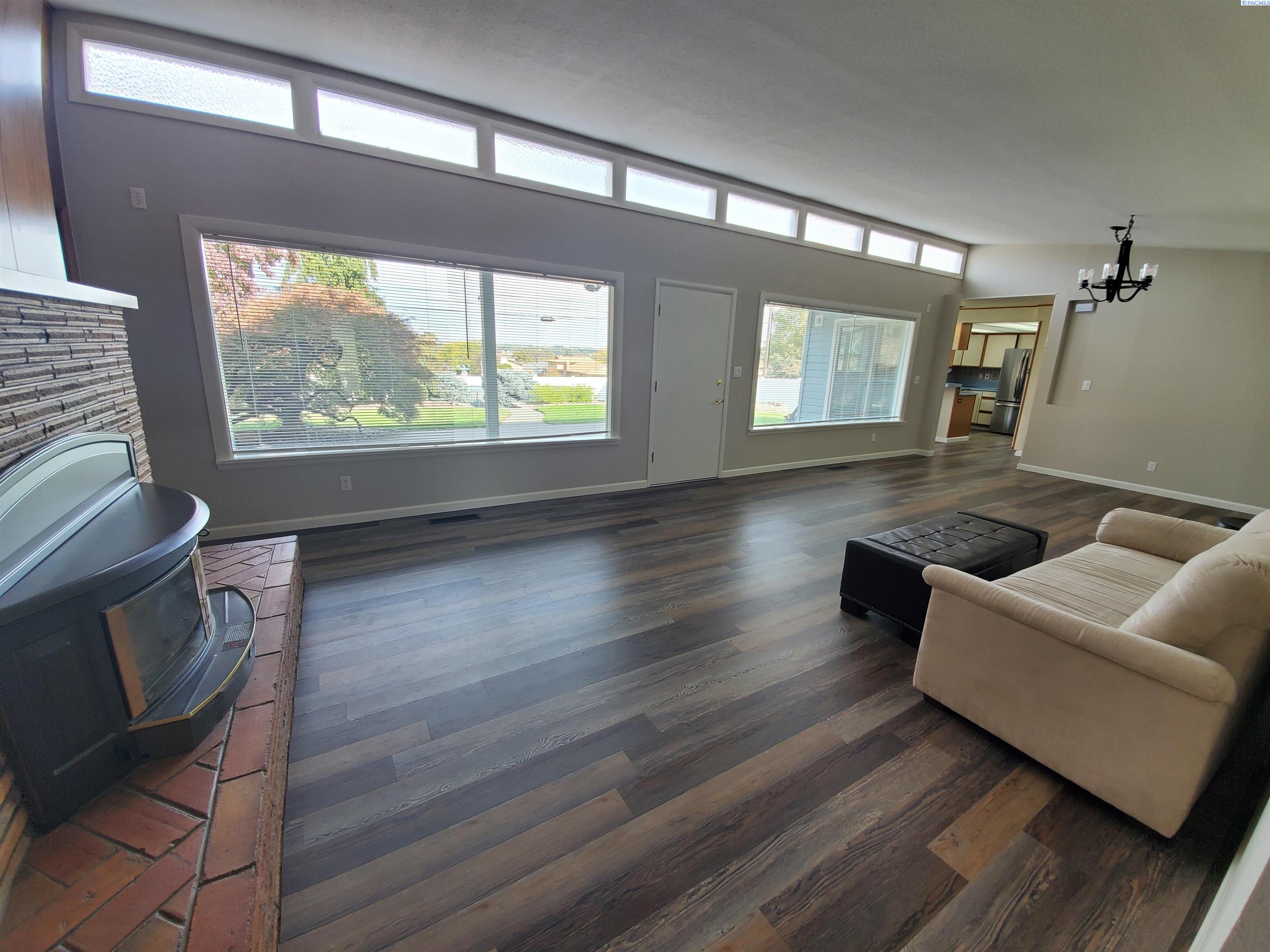 Homes for sale in Kennewick, WA | 6802 W Willamette Ave, Kennewick, WA 99336 | MLS# 287863