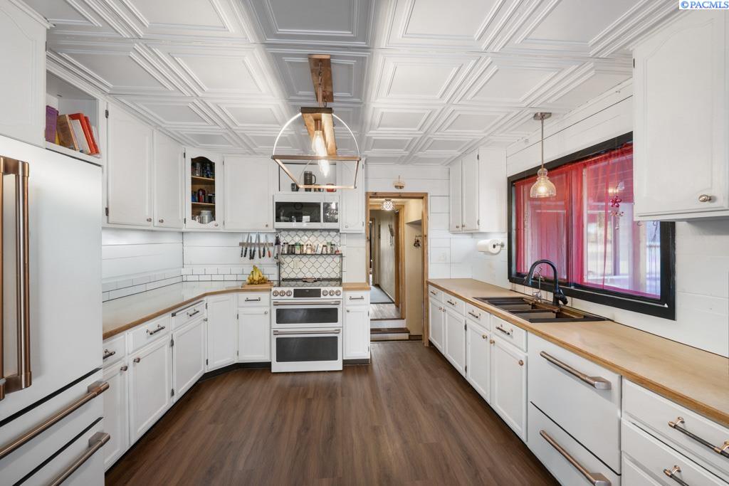 Homes for sale in Tekoa, WA | 105 S Howard St, Tekoa, WA 99033 | MLS# 288187