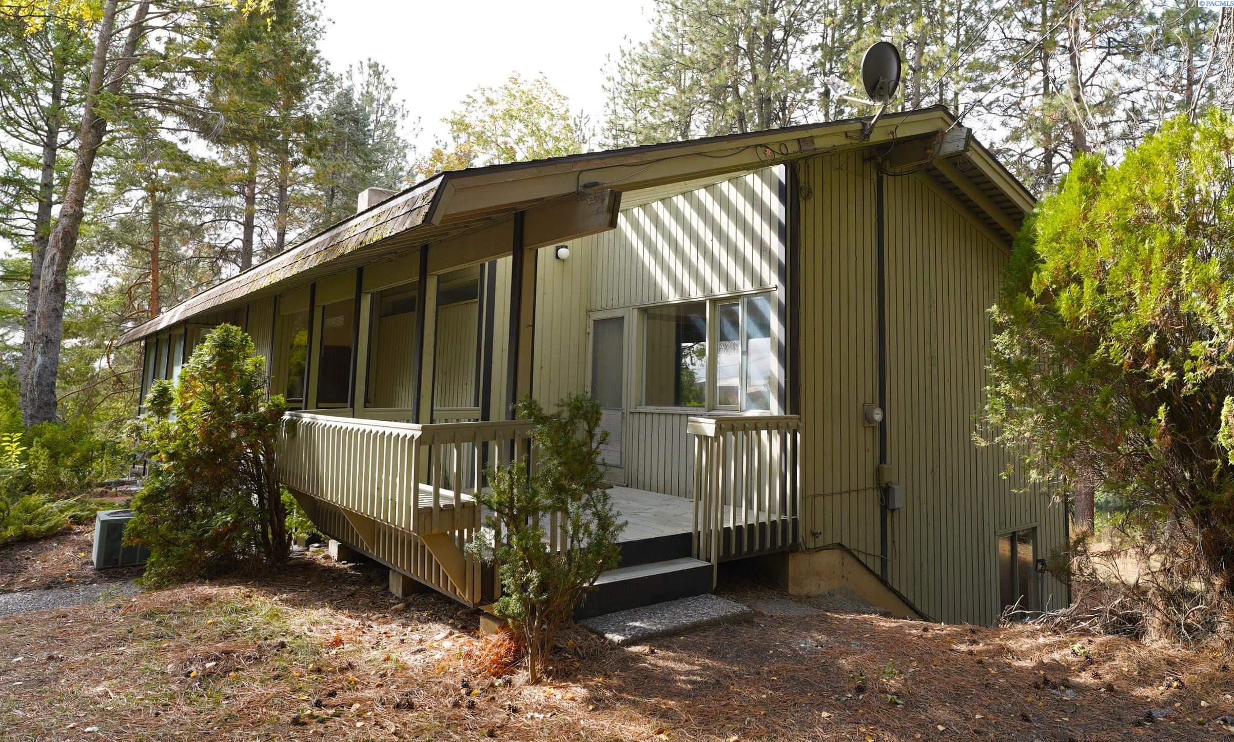 Homes for sale in Pullman, WA | 1655 Sw View Dr, Pullman, WA 99163 | MLS# 288208