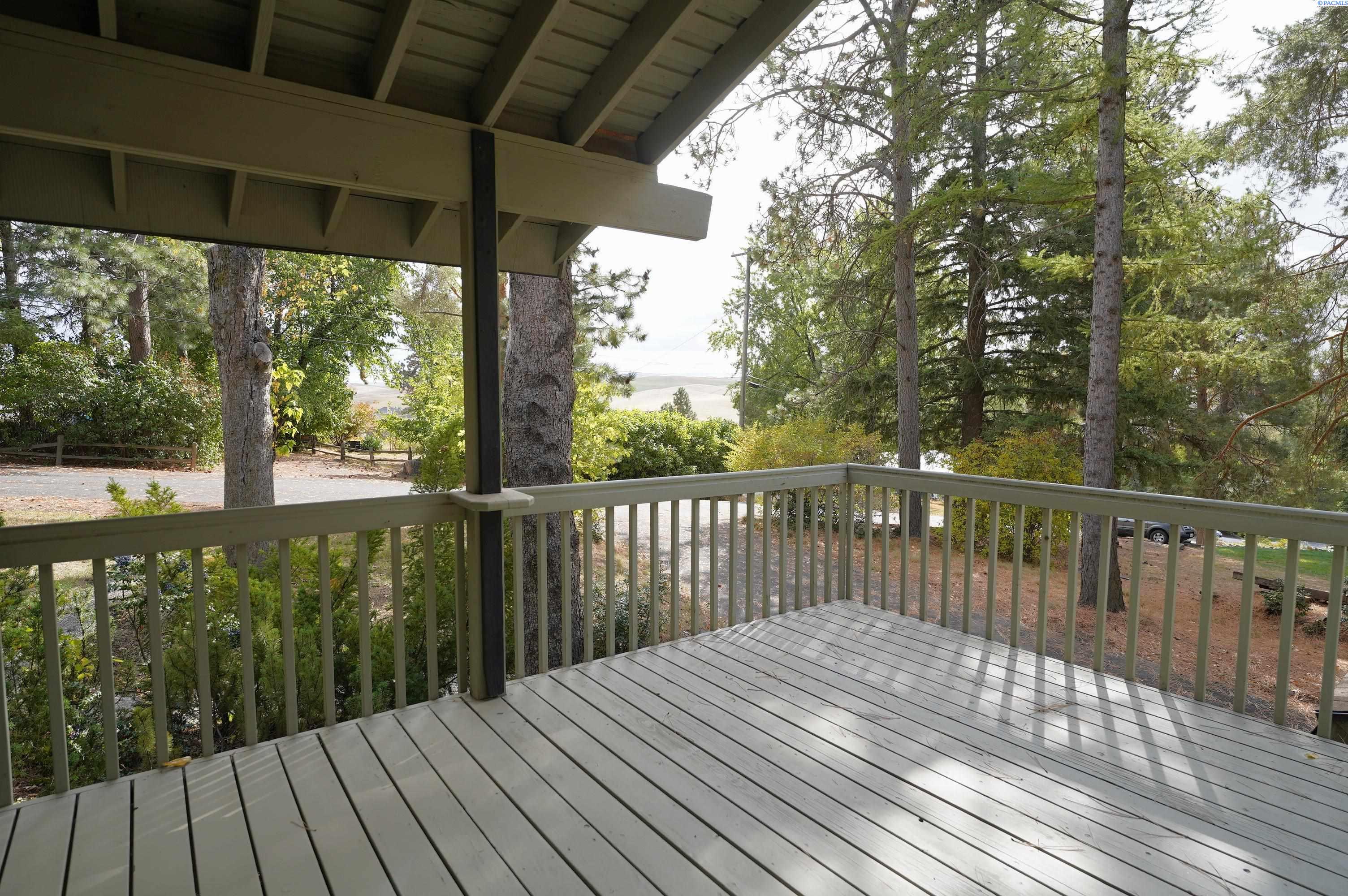 Homes for sale in Pullman, WA | 1655 Sw View Dr, Pullman, WA 99163 | MLS# 288208