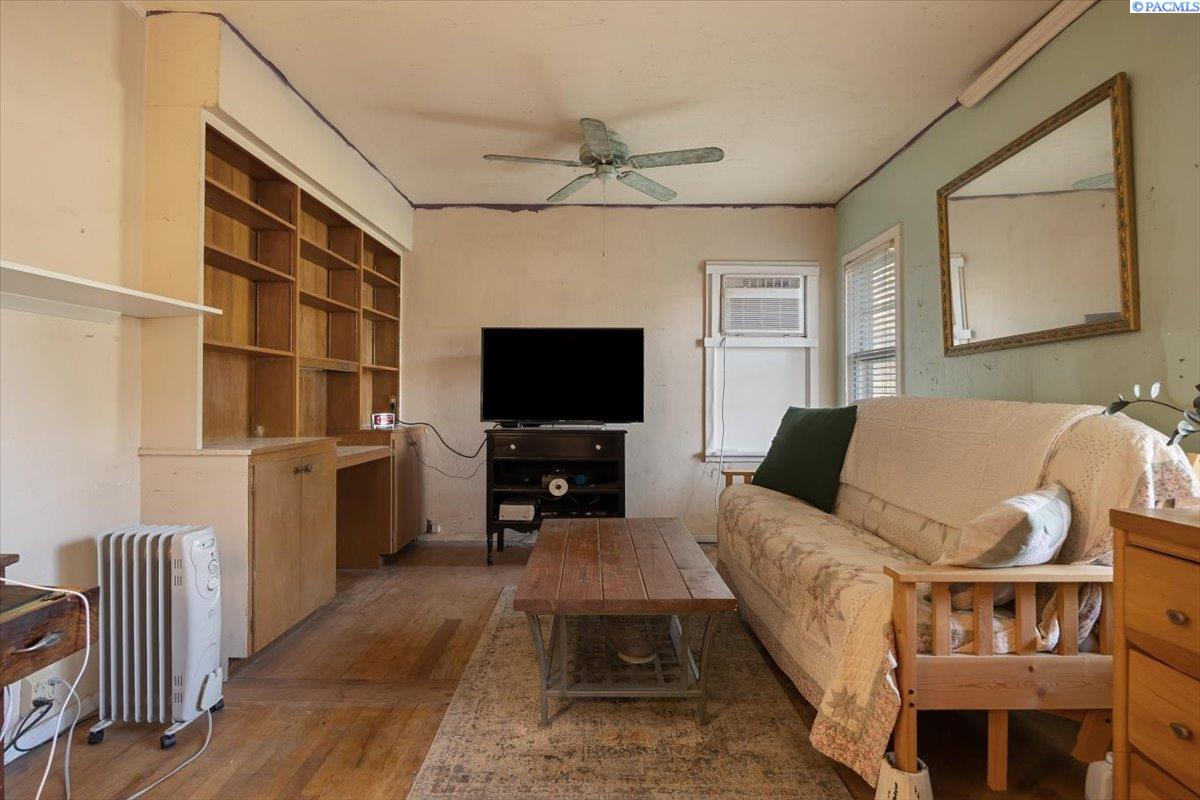 Homes for sale in Kennewick, WA | 3323 S Gum Street, Kennewick, WA 99337 | MLS# 288275