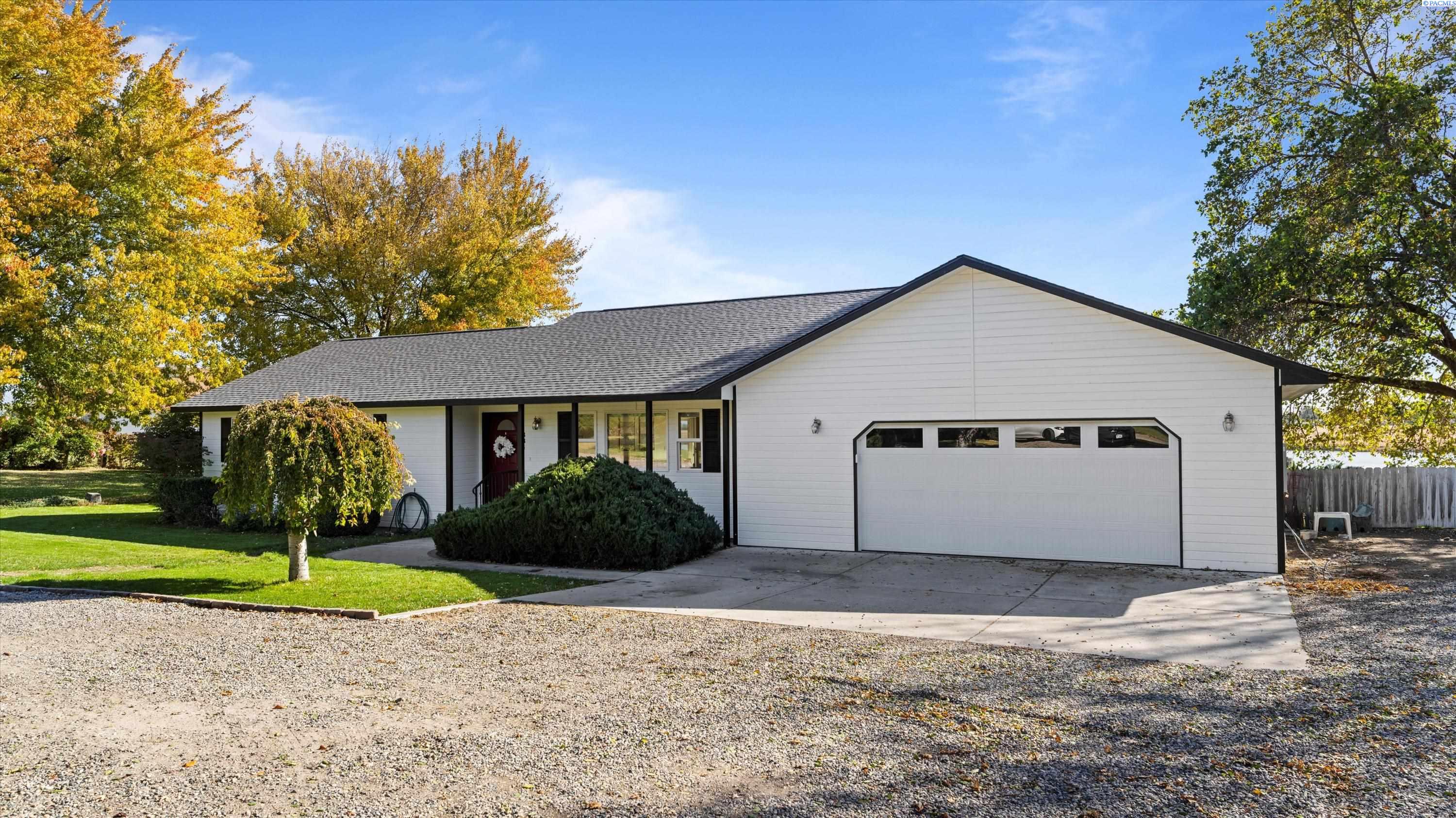 Homes for sale in Burbank, WA | 334 Tuttle Ln, Burbank, WA 99323 | MLS# 288348