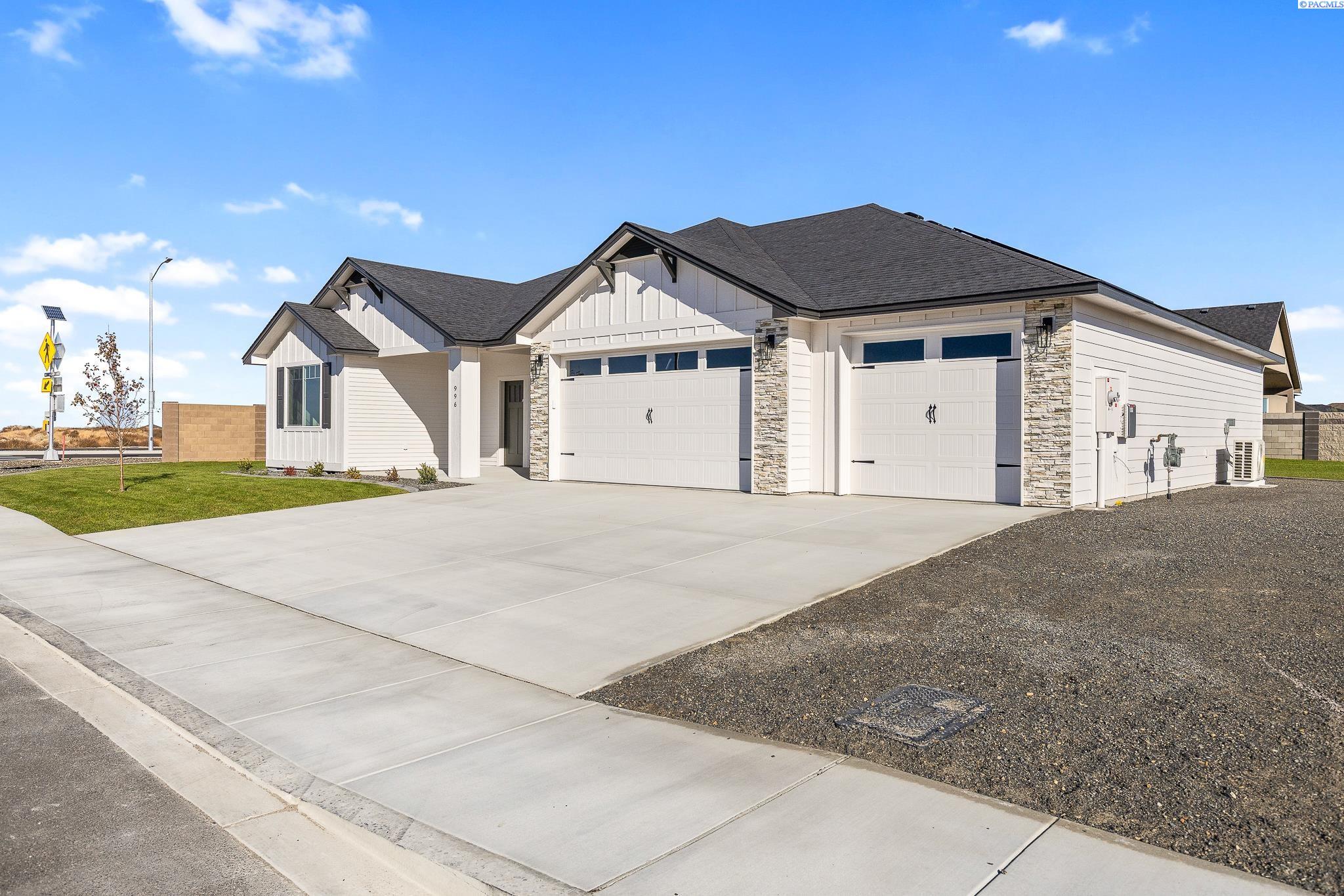 Homes for sale in West Richland, WA | 996 Miraflores Ave, West Richland, WA 99353 | MLS# 288350