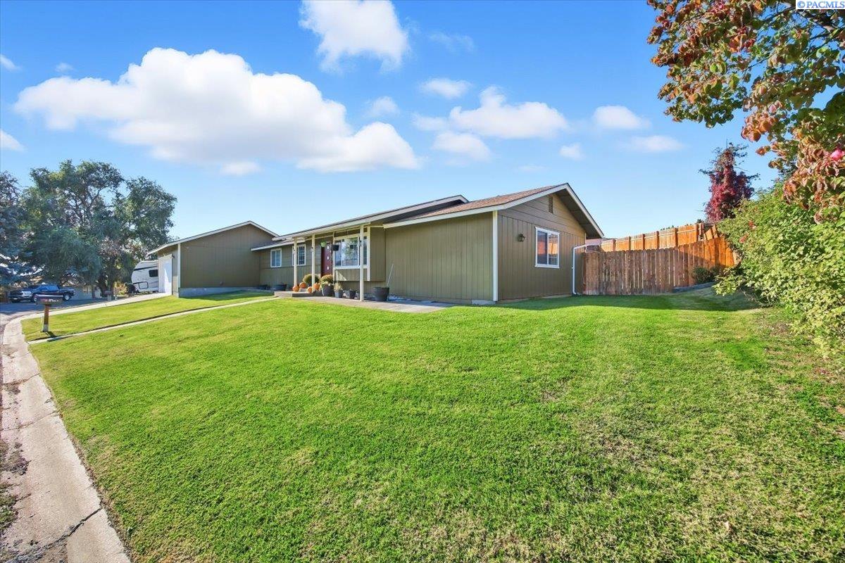 Homes for sale in Zillah, WA | 410 Baker Dr, Zillah, WA 98953 | MLS# 288428
