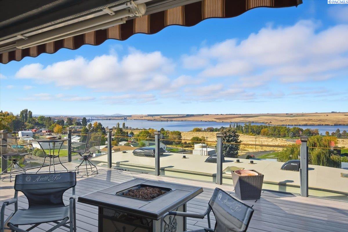 Homes for sale in Burbank, WA | 372 Harbor Blvd, Burbank, WA 99323 | MLS# 288430