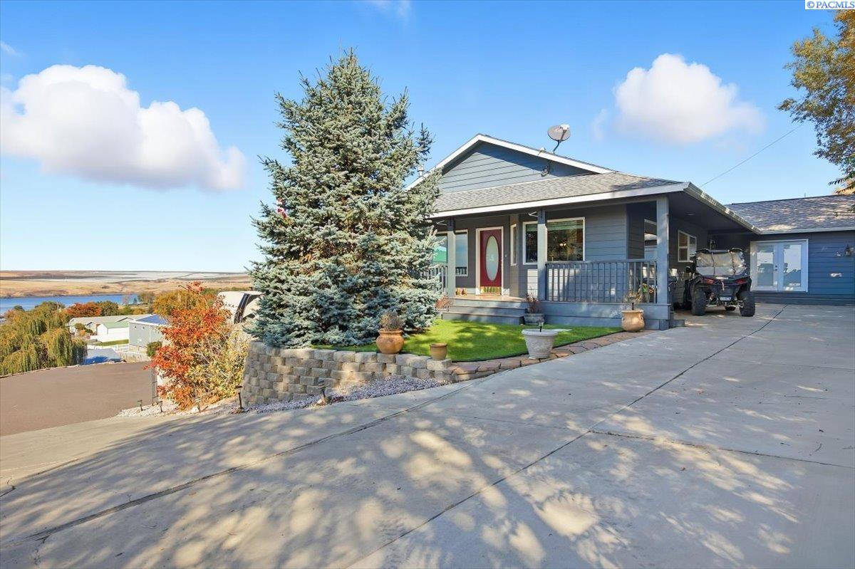 Homes for sale in Burbank, WA | 372 Harbor Blvd, Burbank, WA 99323 | MLS# 288430