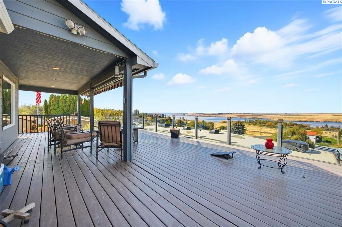 Homes for sale in Burbank, WA | 372 Harbor Blvd, Burbank, WA 99323 | MLS# 288430