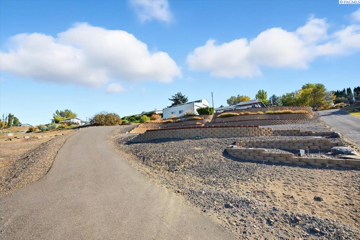 Homes for sale in Burbank, WA | 372 Harbor Blvd, Burbank, WA 99323 | MLS# 288430