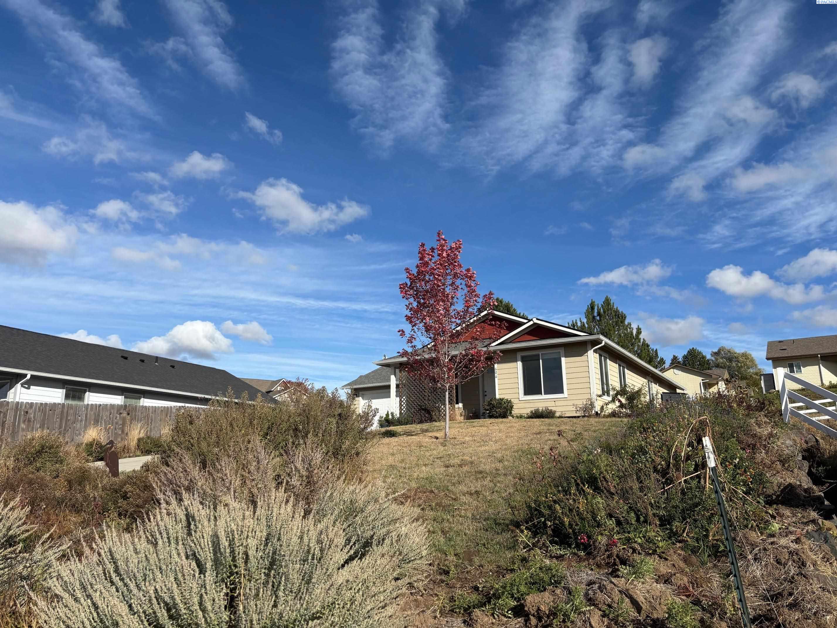 Homes for sale in Palouse, WA | 606 Harvest Loop, Palouse, WA 99161 | MLS# 288494