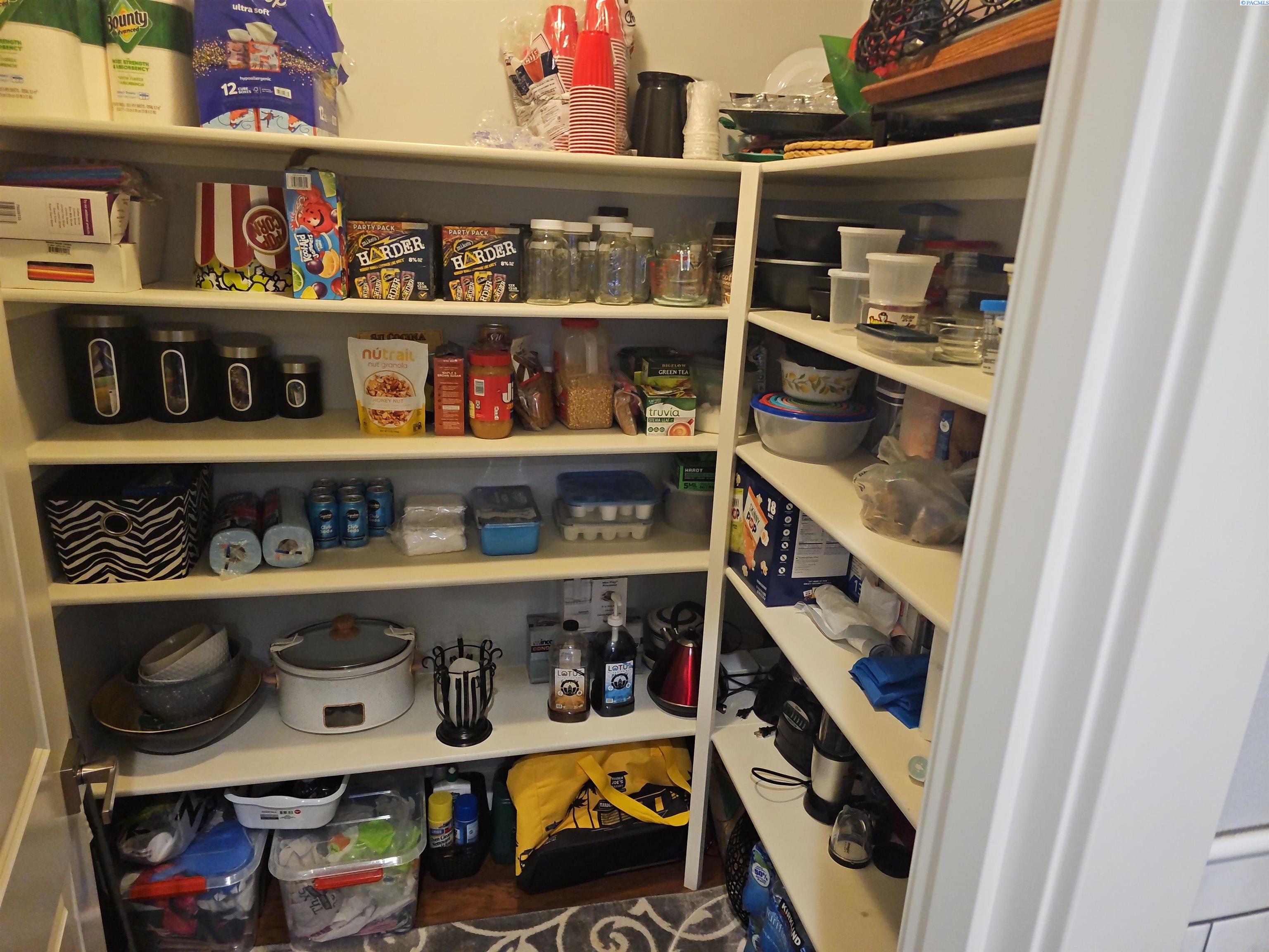 Homes for sale in Sunnyside, WA | 200 Villa Real, Sunnyside, WA 98944 | MLS# 288939