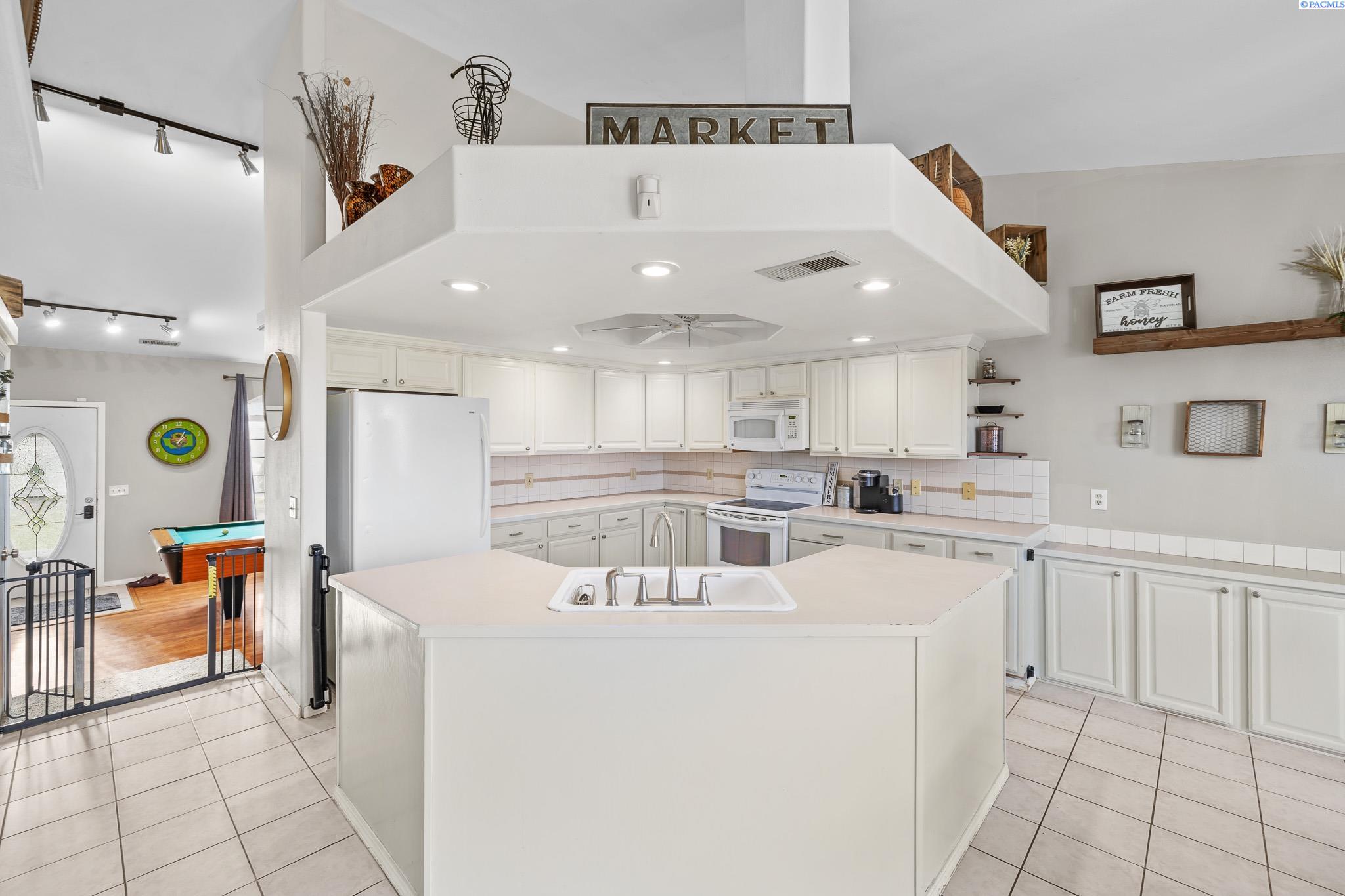 Homes for sale in Kennewick, WA | 8908 Canyon Ave, Kennewick, WA 99336 | MLS# 288974