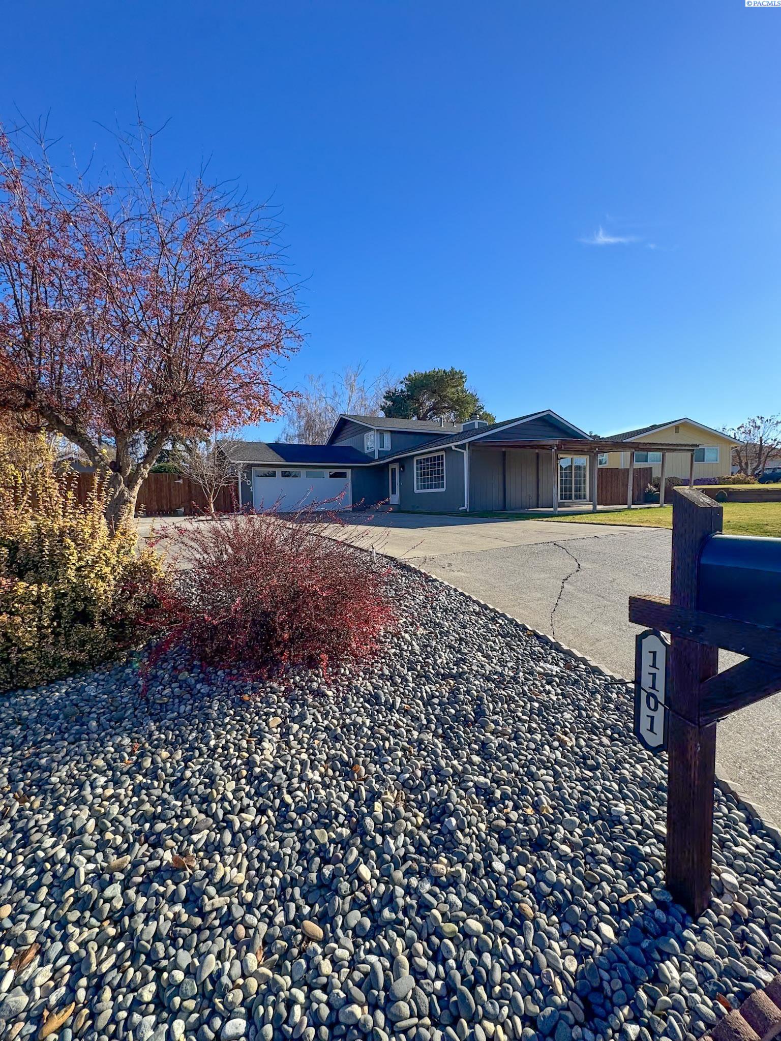 Homes for sale in Grandview, WA | 1101 Conestoga, Grandview, WA 98930 | MLS# 288988