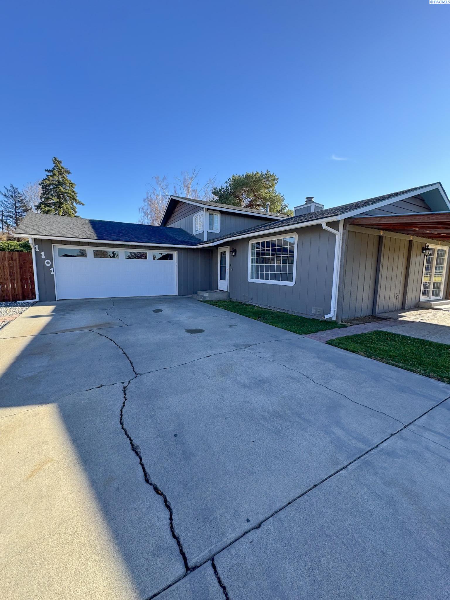 Homes for sale in Grandview, WA | 1101 Conestoga, Grandview, WA 98930 | MLS# 288988