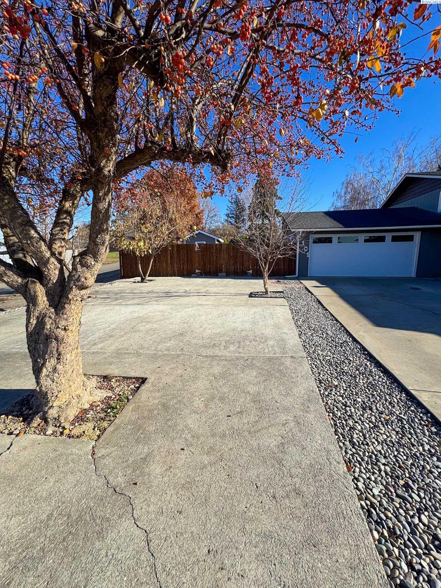 Homes for sale in Grandview, WA | 1101 Conestoga, Grandview, WA 98930 | MLS# 288988