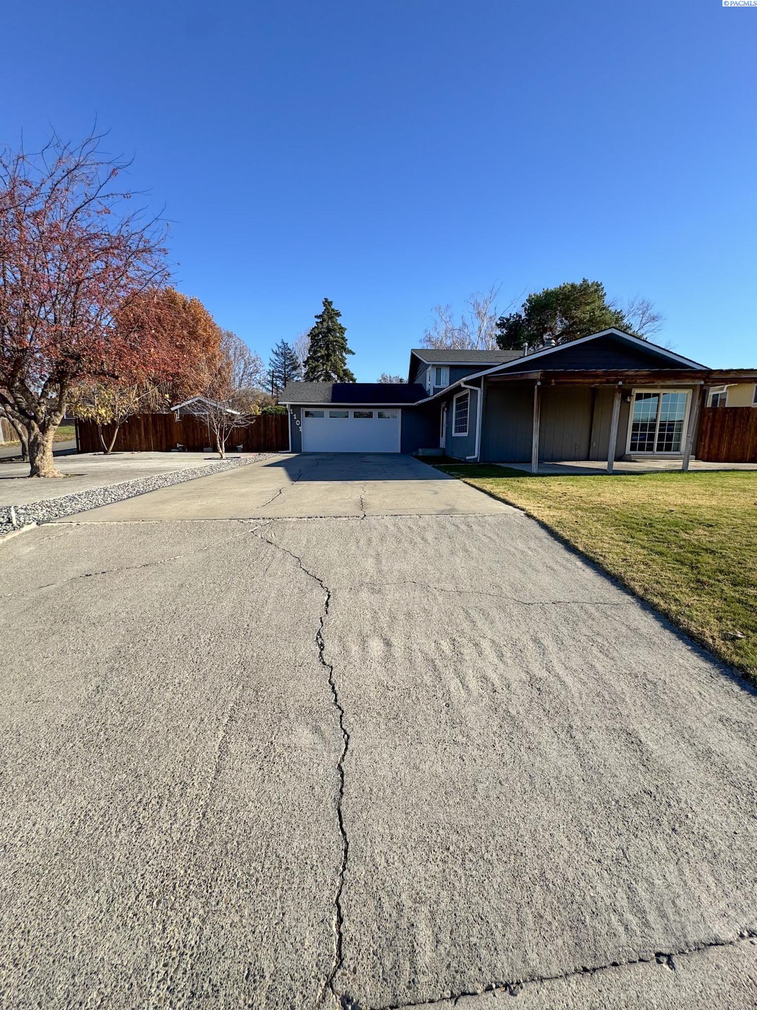 Homes for sale in Grandview, WA | 1101 Conestoga, Grandview, WA 98930 | MLS# 288988