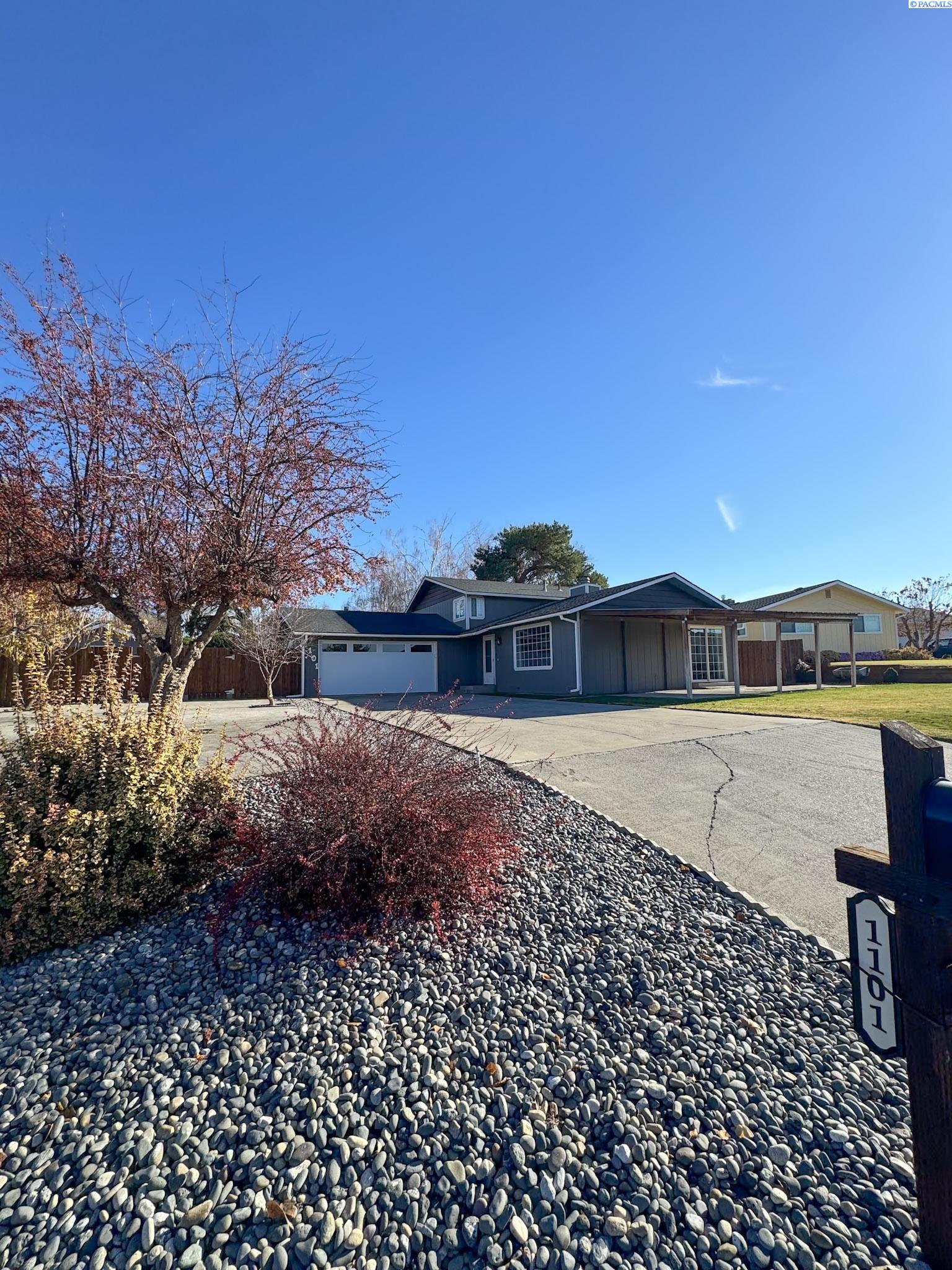 Homes for sale in Grandview, WA | 1101 Conestoga, Grandview, WA 98930 | MLS# 288988