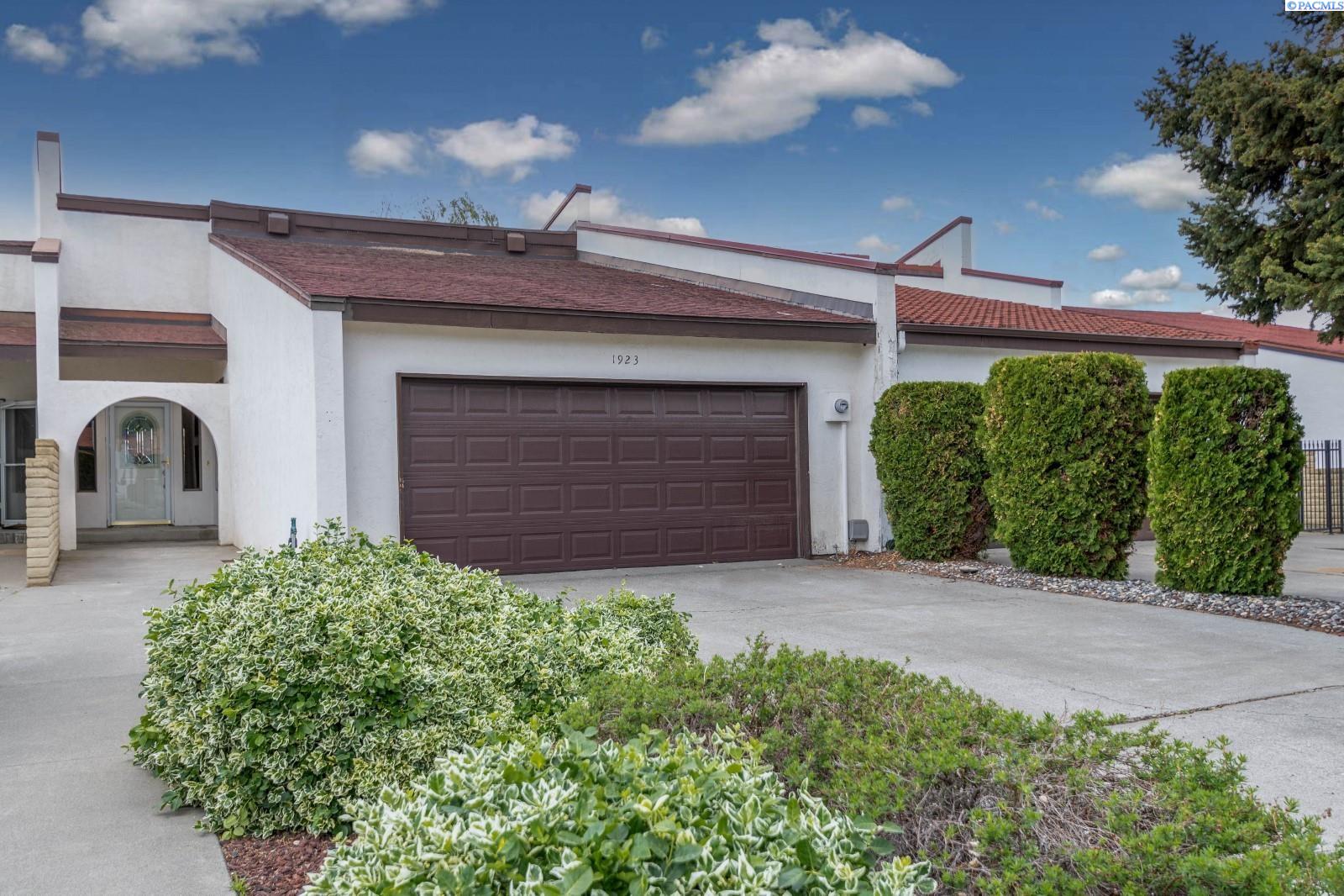 Homes for sale in Richland, WA | 1923 Meadows Dr N, Richland, WA 99352 | MLS# 289065