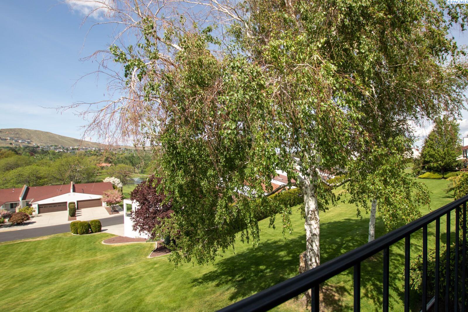 Homes for sale in Richland, WA | 1923 Meadows Dr N, Richland, WA 99352 | MLS# 289065