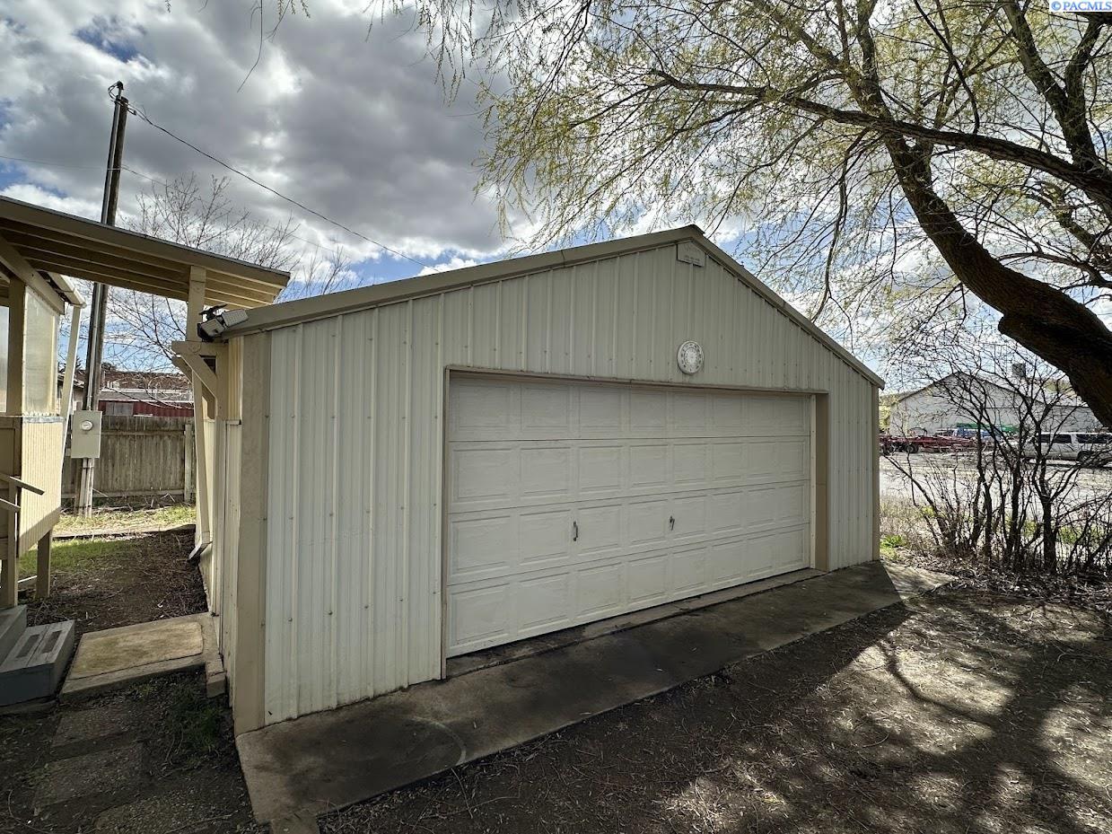 Homes for sale in Endicott, WA | 201 D St, Endicott, WA 99125 | MLS# 289070