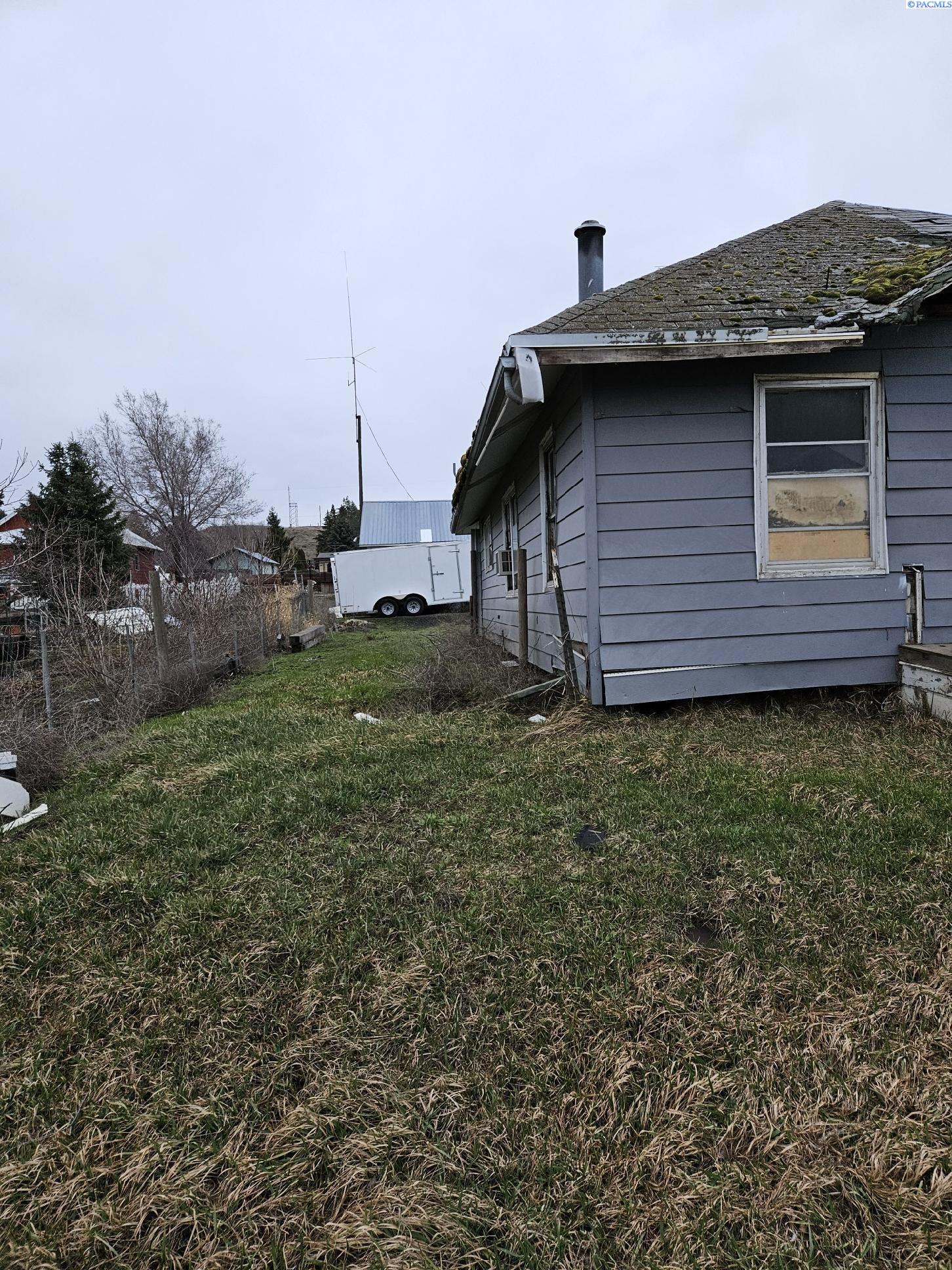 Homes for sale in La Crosse, WA | 511 S Crystal Ave, La Crosse, WA 99143 | MLS# 289269