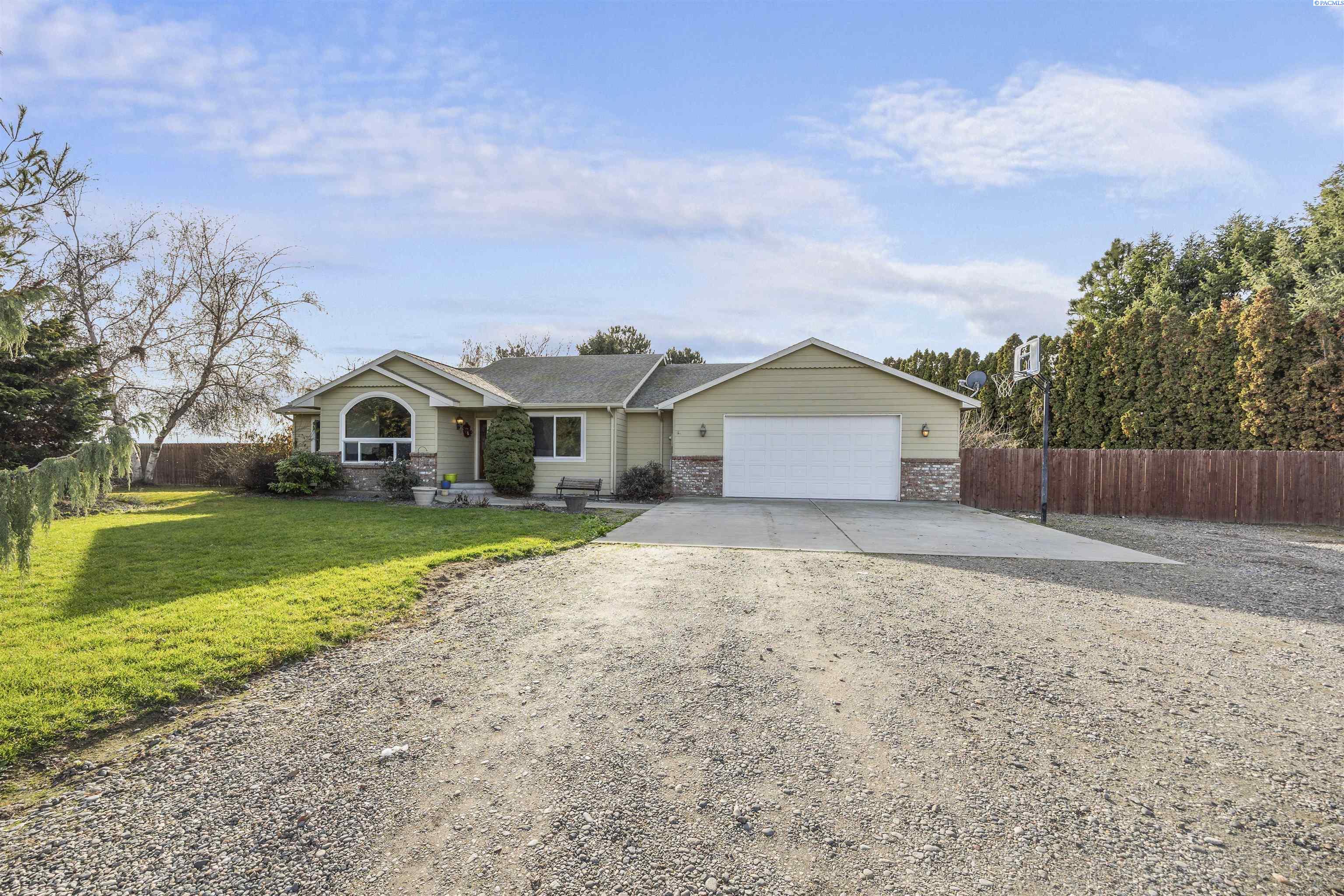 Homes for sale in Burbank, WA | 625 Edith St, Burbank, WA 99323 | MLS# 289457