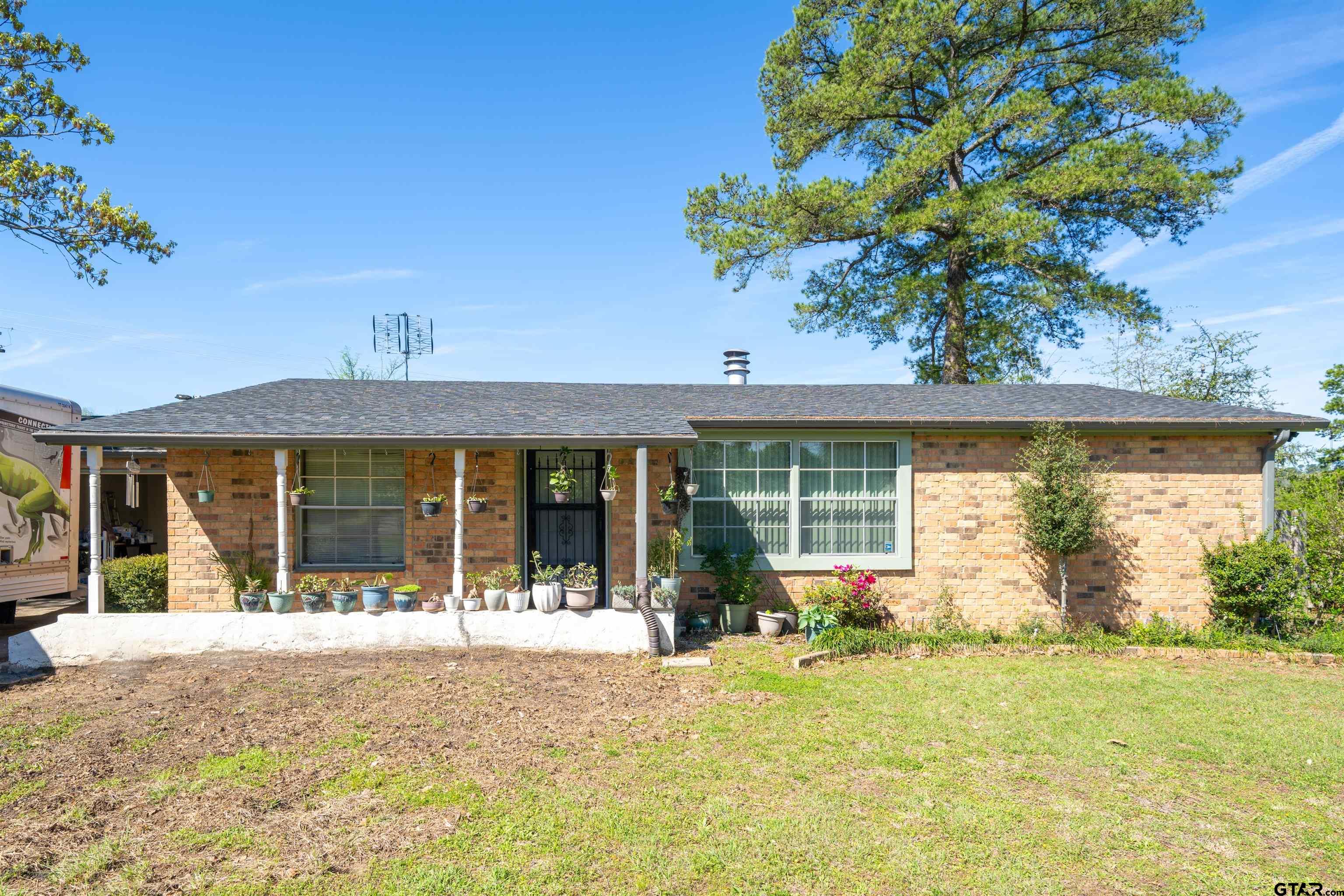 100 Shawnee Trail, Hallsville, Texas 75650, 2 Bedrooms Bedrooms, ,3 BathroomsBathrooms,Manufactured(mobile) Home,For Sale,Shawnee Trail,24003862