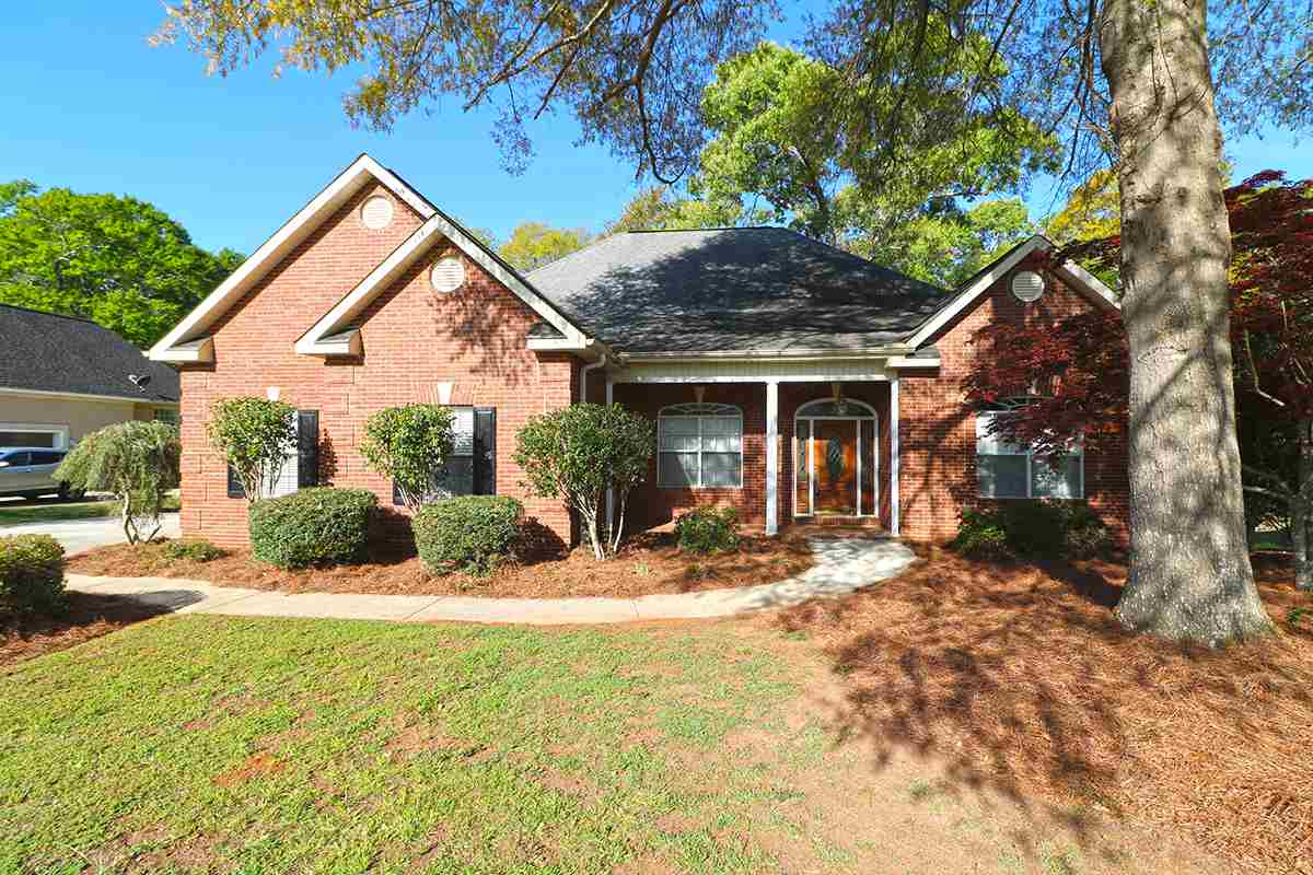 Homes for Sale in Kathleen GA Under 300K