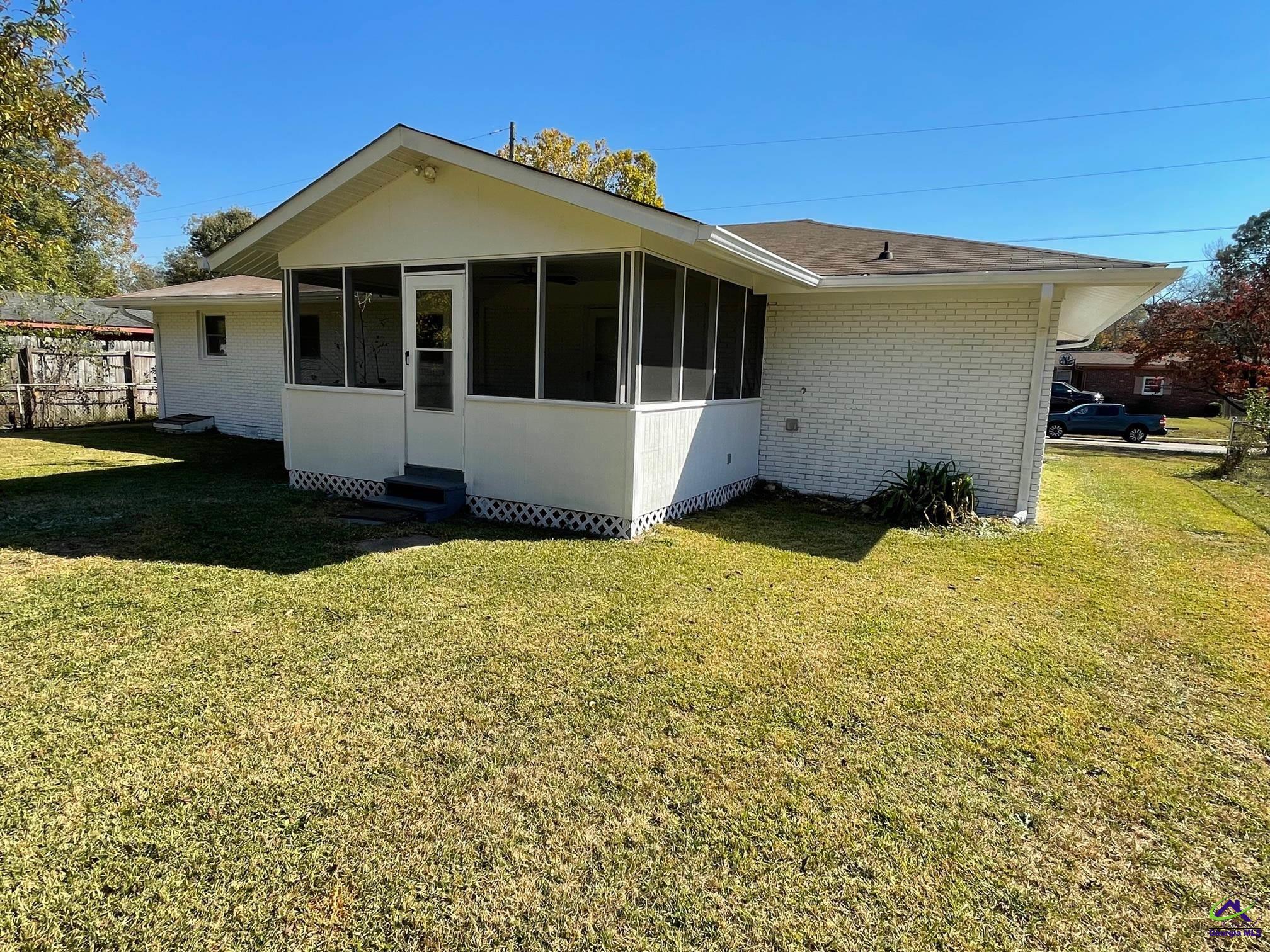 621 AMERICAN, WARNER ROBINS, GA 31093 Golden Key Realty