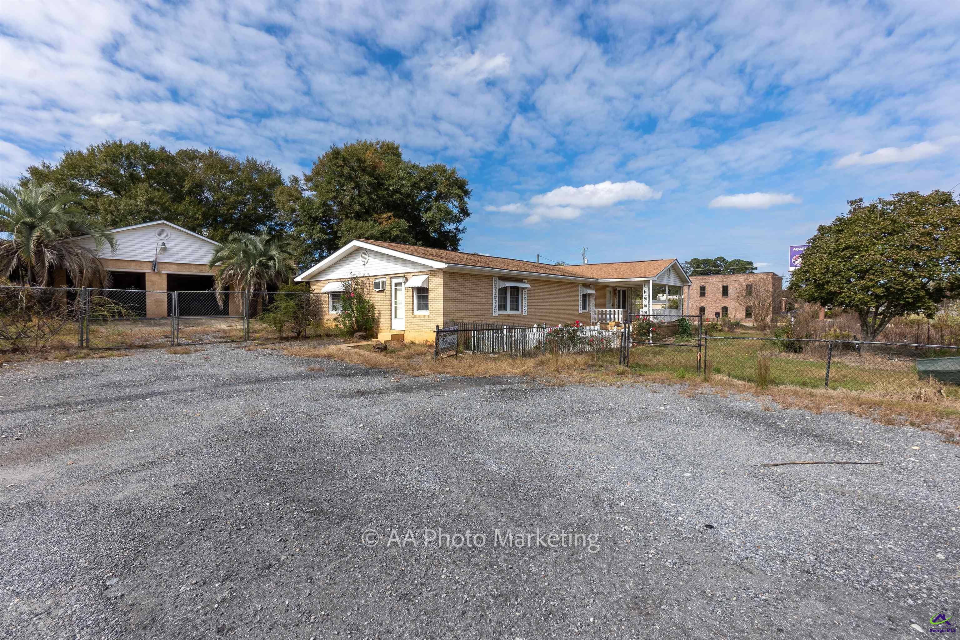 100 GLENWOOD AVENUE, WARNER ROBINS, GA 31088 Golden Key Realty