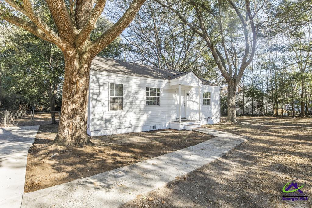 301 DIGGS BLVD, WARNER ROBINS, GA 31093 Golden Key Realty