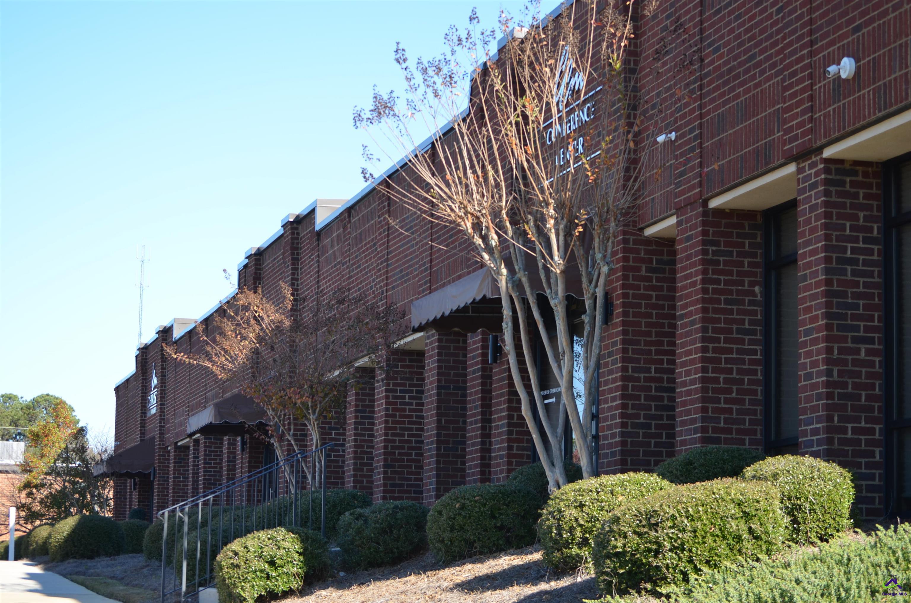 Large Commercial Space for Lease.  This space is located off Thomaston road in close proximity to I-475. Suite 2 is 4000 square feet and includes 2 Restrooms, 3 Dressing rooms, 2 Offices, a Kitchen, and a  large open retail area. The only thing this space is missing is your business! Call today for more information or to schedule a showing.