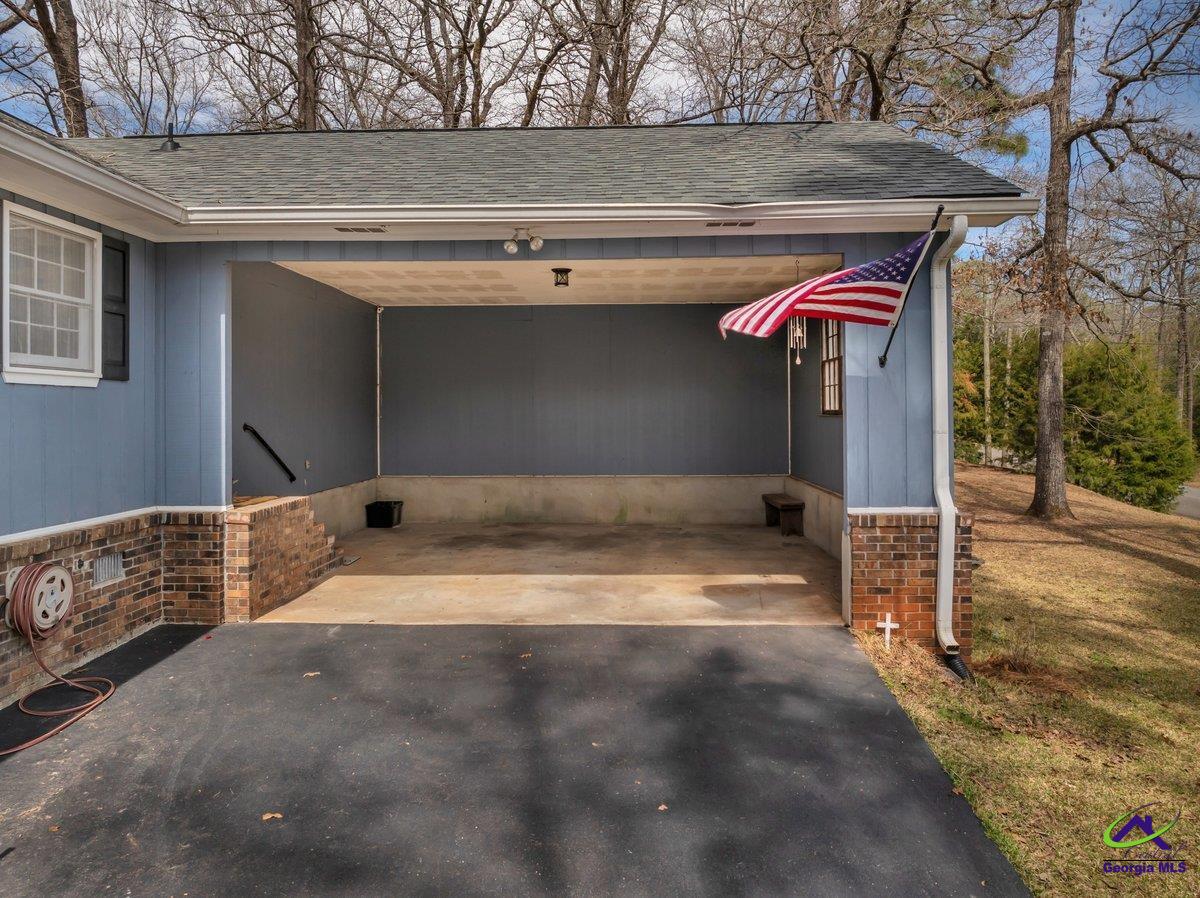 107 Oak Lake