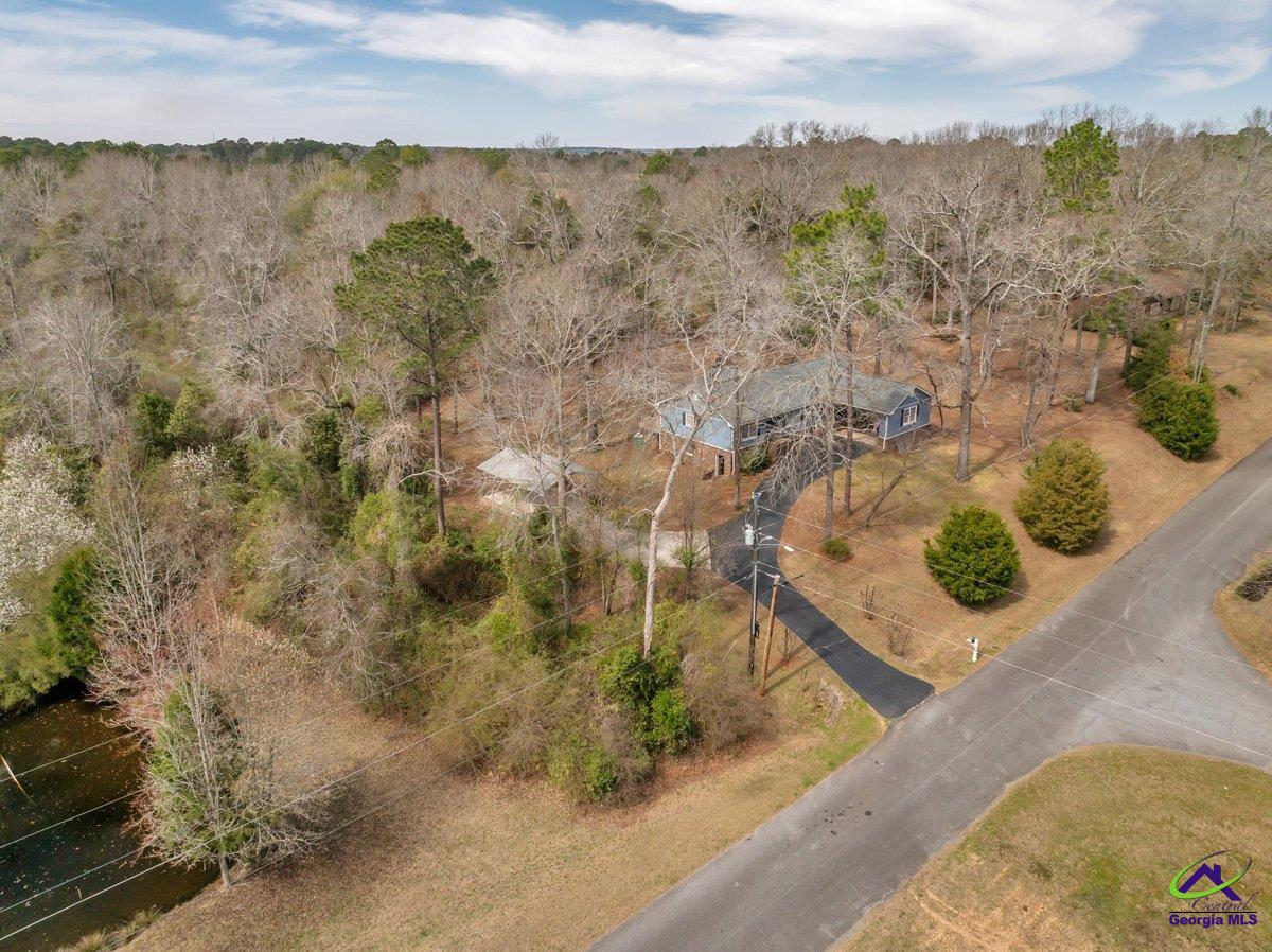 107 Oak Lake