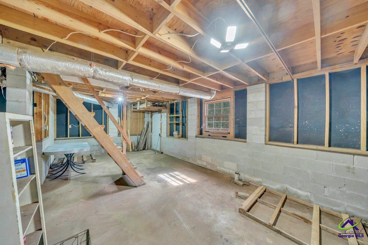 107 Oak Lake