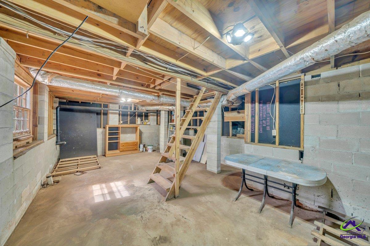 107 Oak Lake
