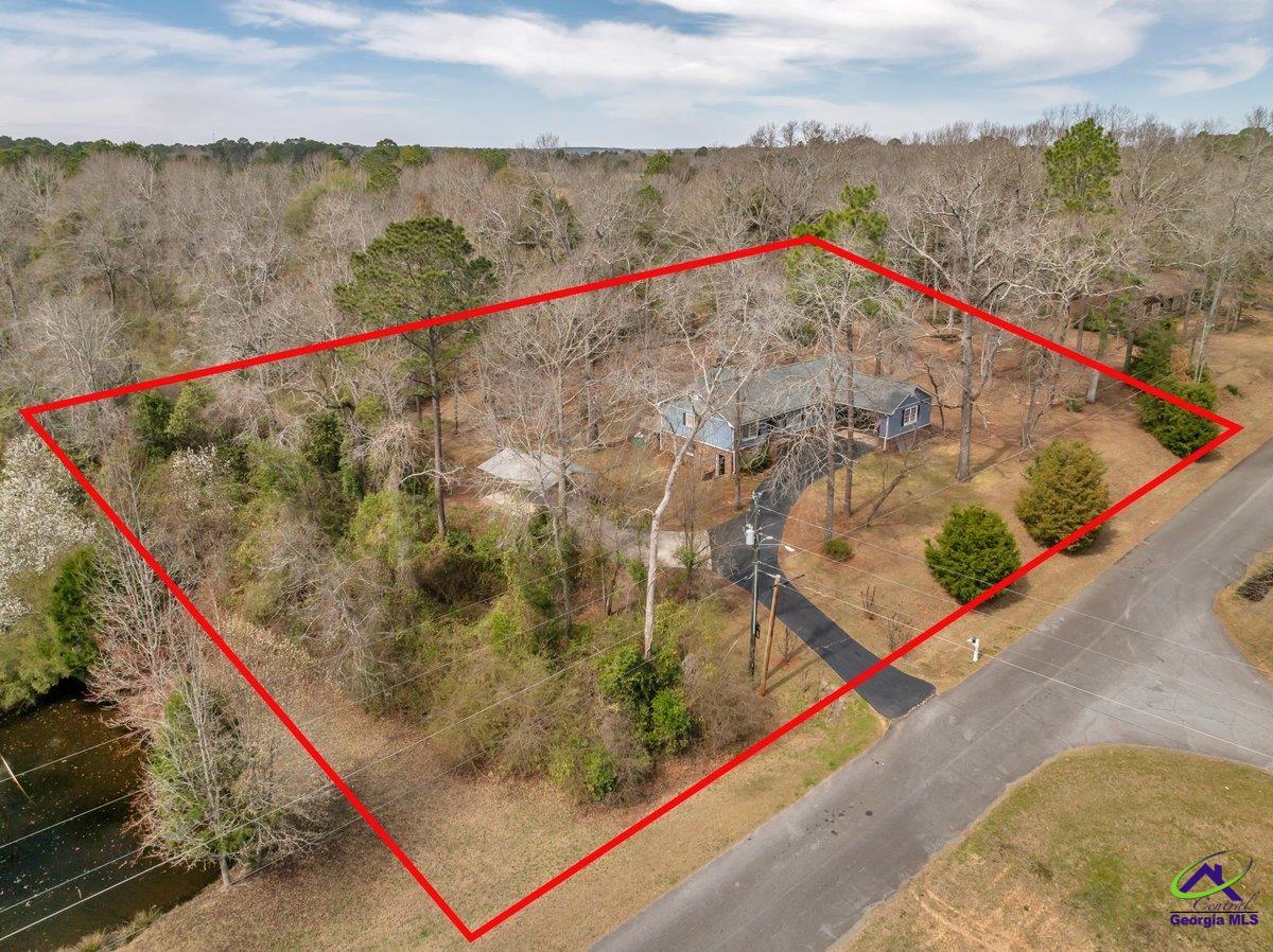 107 Oak Lake