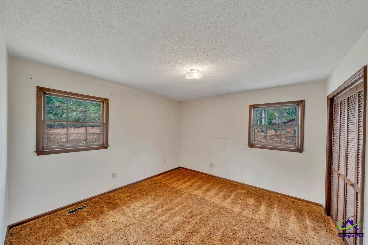 107 Oak Lake
