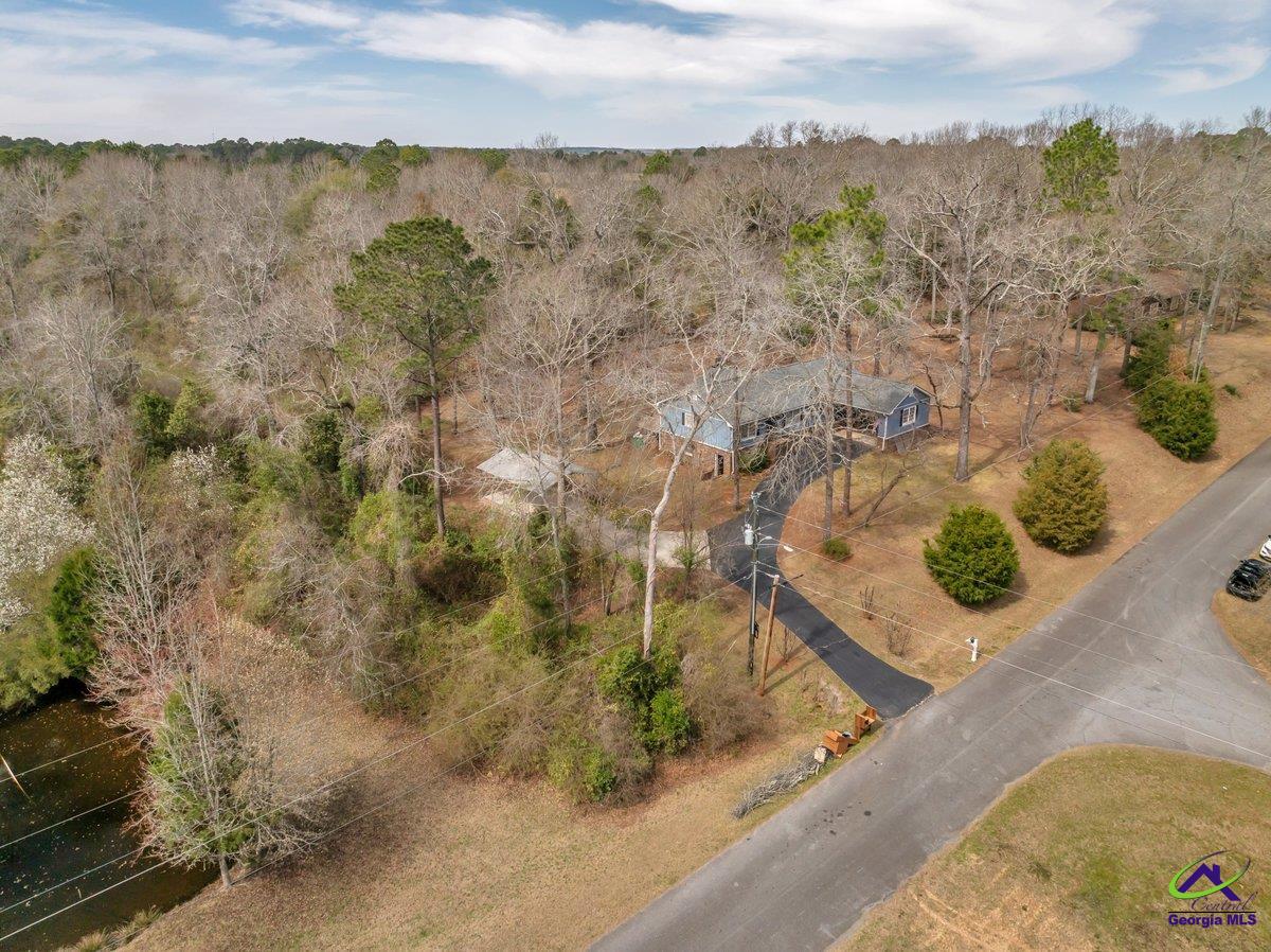 107 Oak Lake