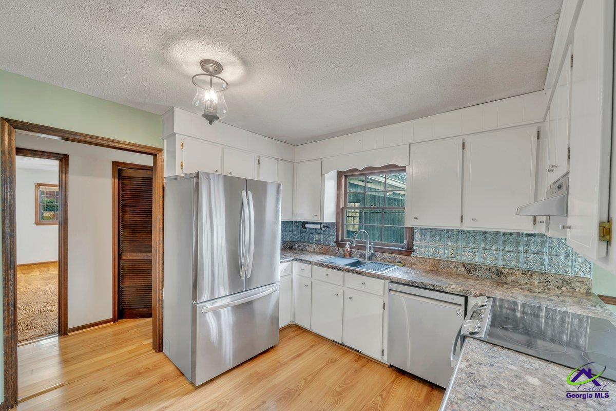 107 Oak Lake