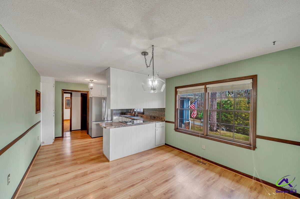 107 Oak Lake