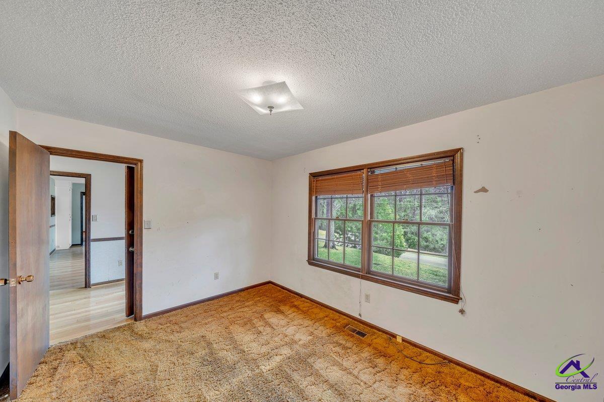 107 Oak Lake