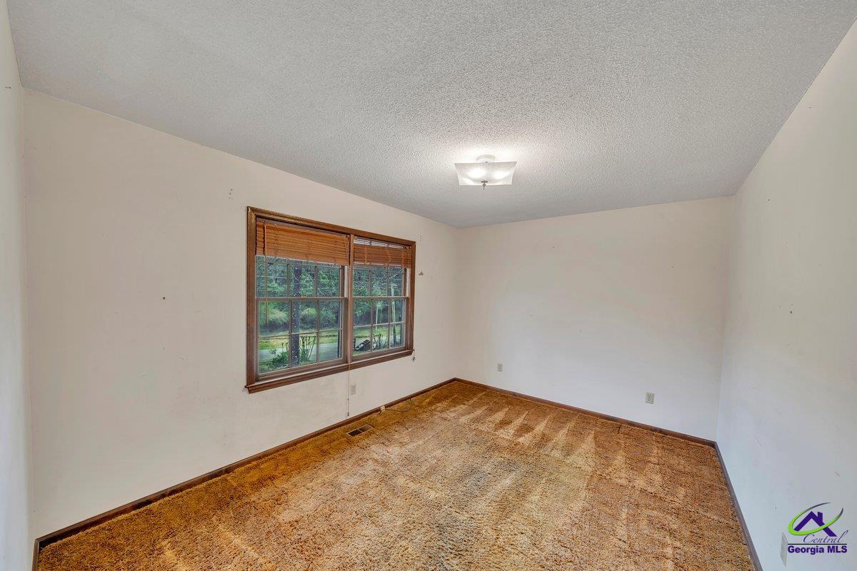 107 Oak Lake