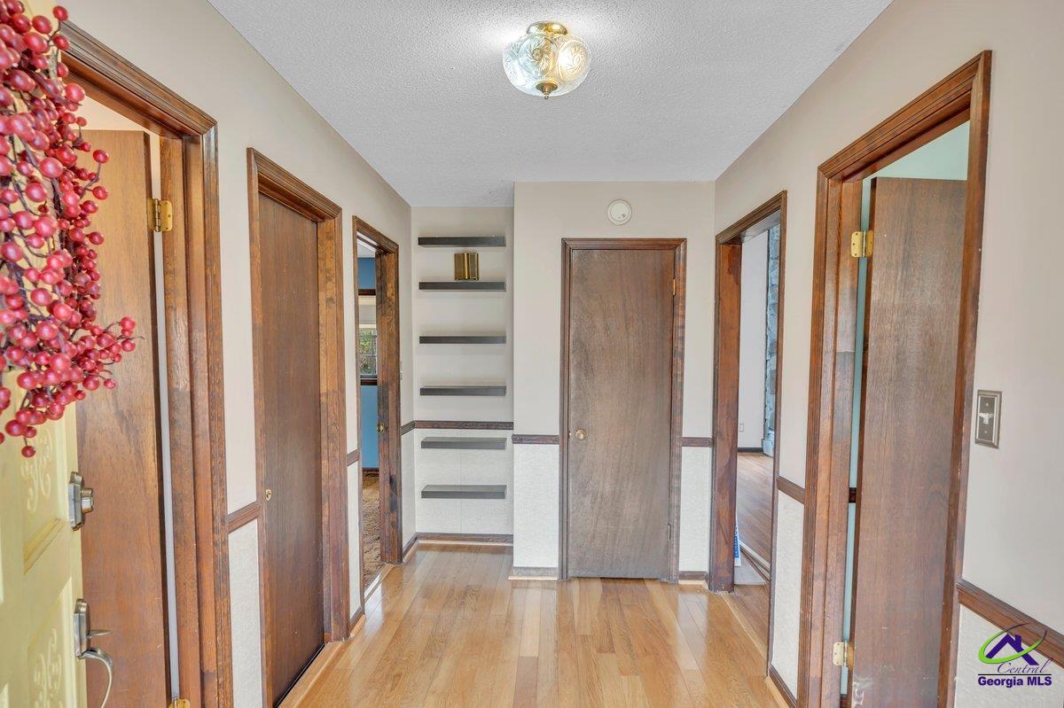 107 Oak Lake