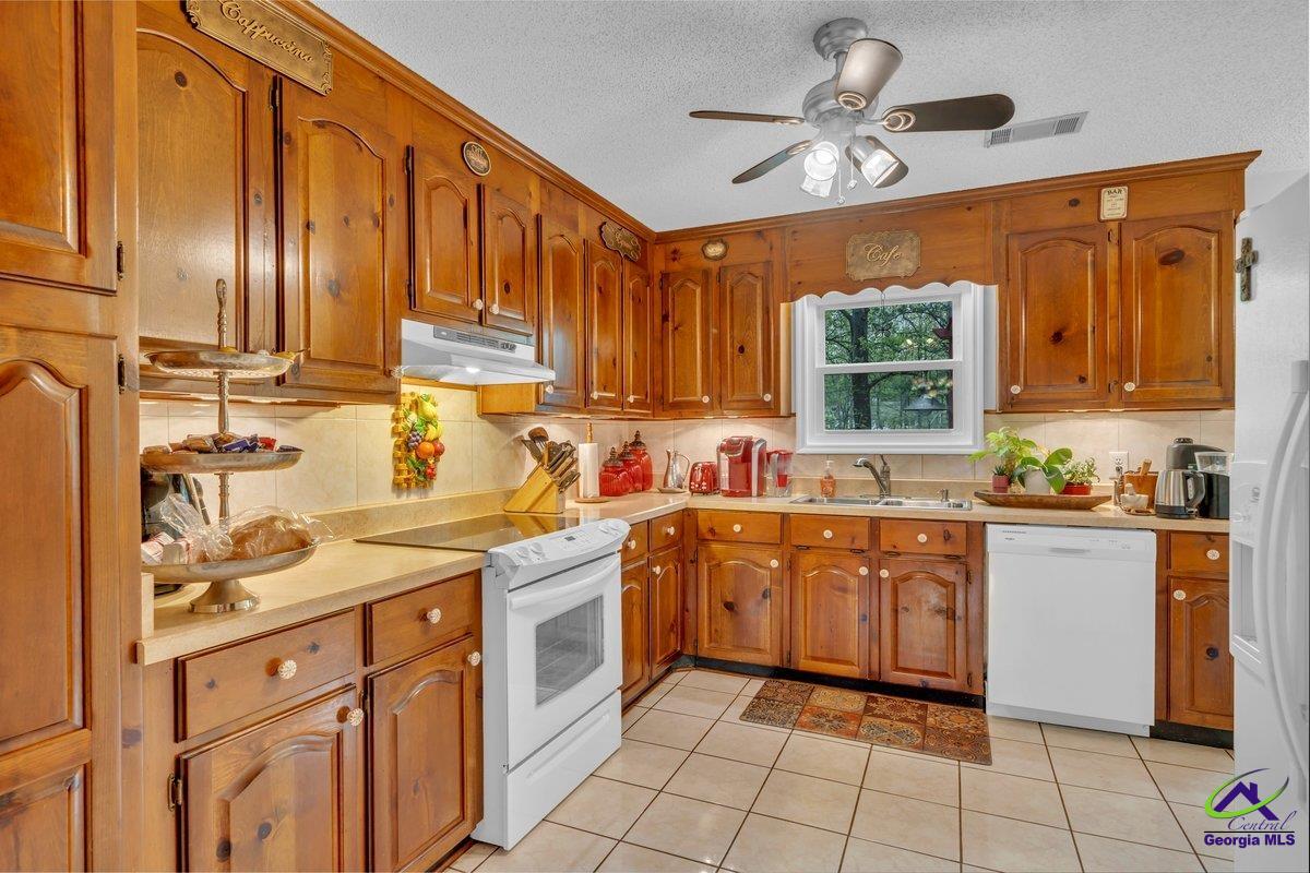 215 Dogwood Glen Drive