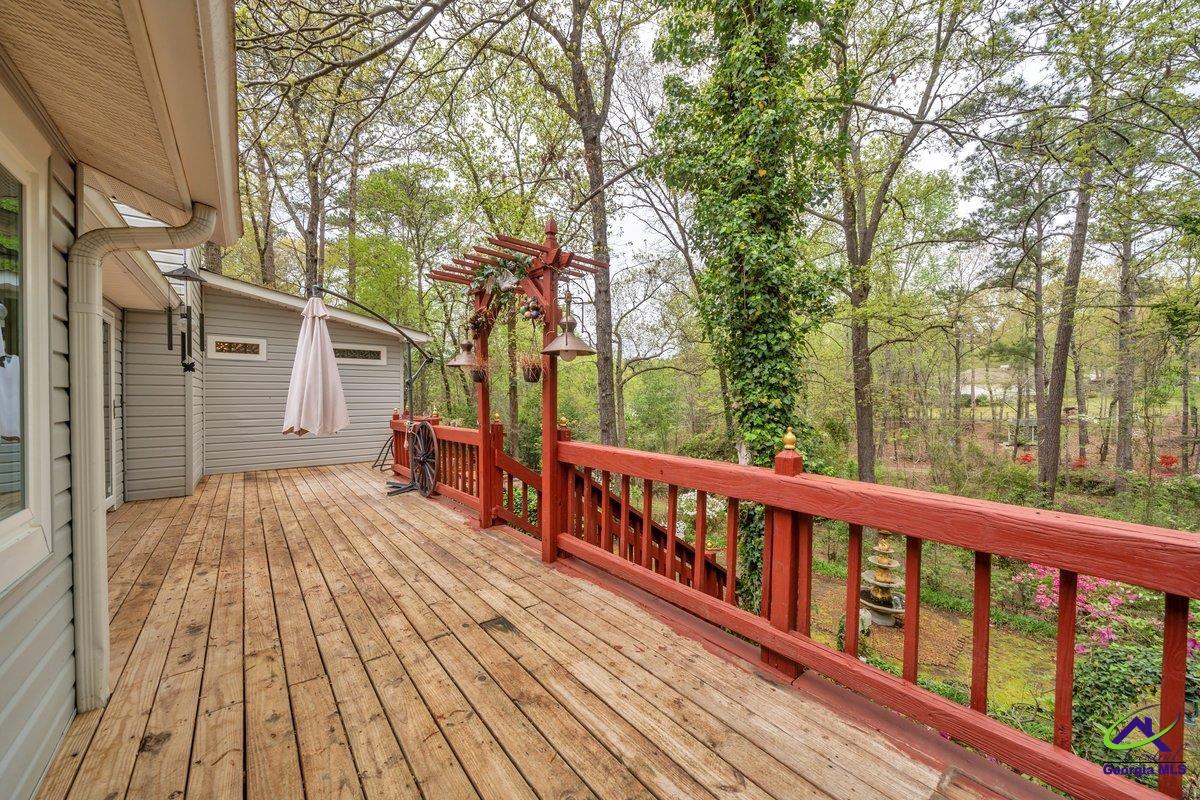 215 Dogwood Glen Drive