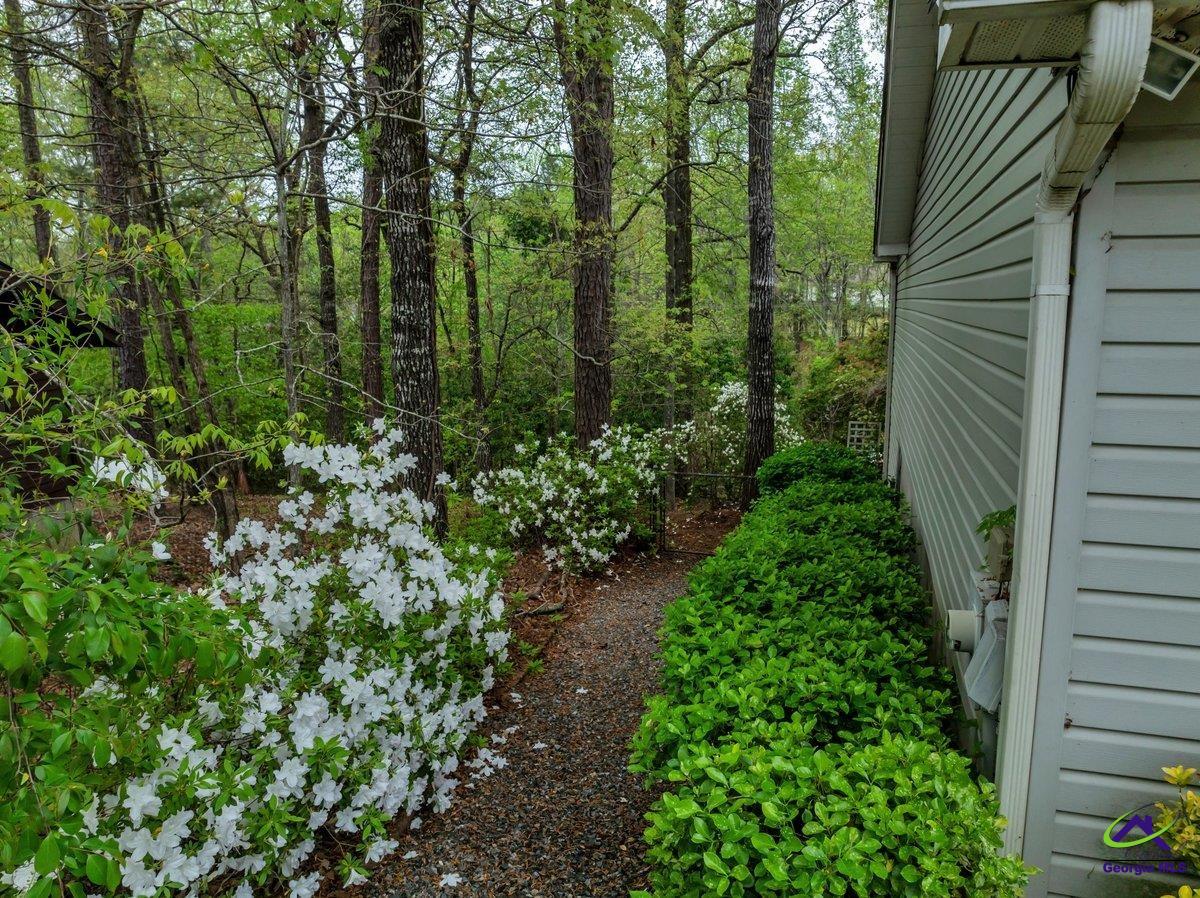 215 Dogwood Glen Drive