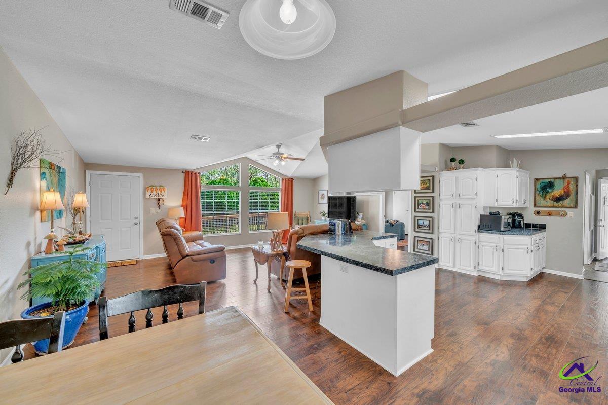 387 Old Vienna Rd.