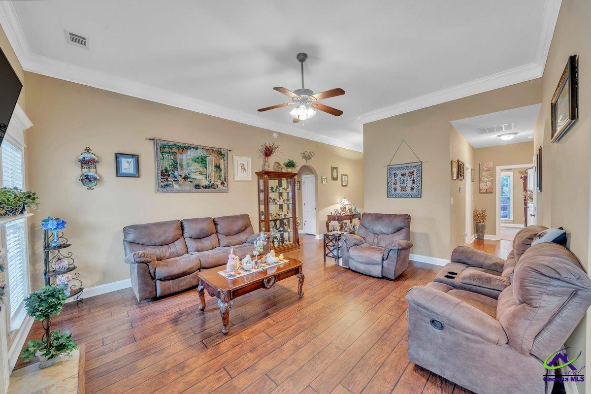 404 Hunts Landing