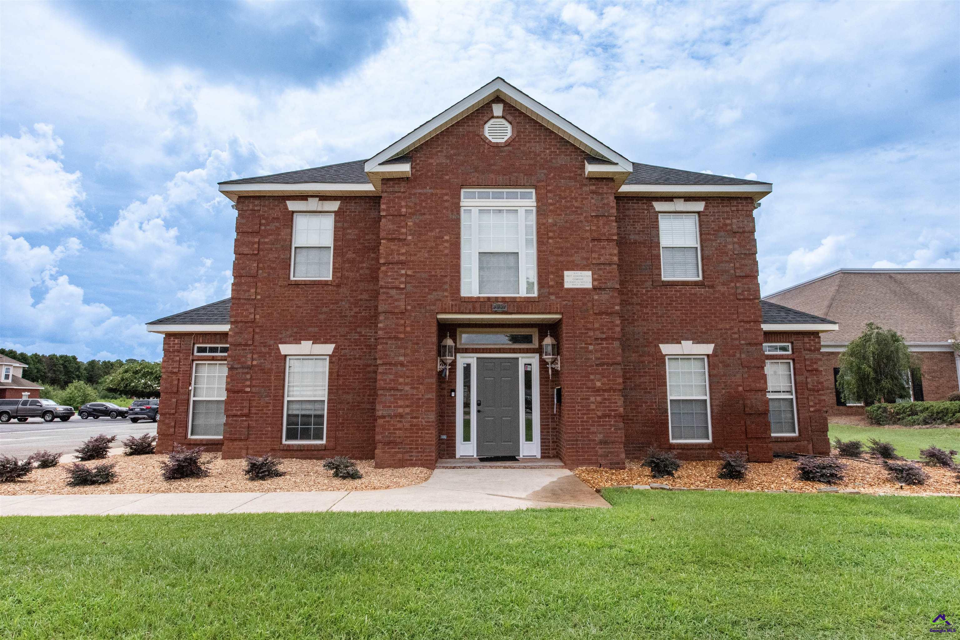 Great location to start you business or relocate to a larger space. Total offices: 9 with a large conference room downstairs, kitchen,(upstairs and downstairs) reception area and two bathrooms. The building can be divided into two separate office spaces to include 3 offices downstairs on the right side and a bathroom and 6 offices upstairs with a kitchen and bathroom. Please call for more details and individual rental prices.